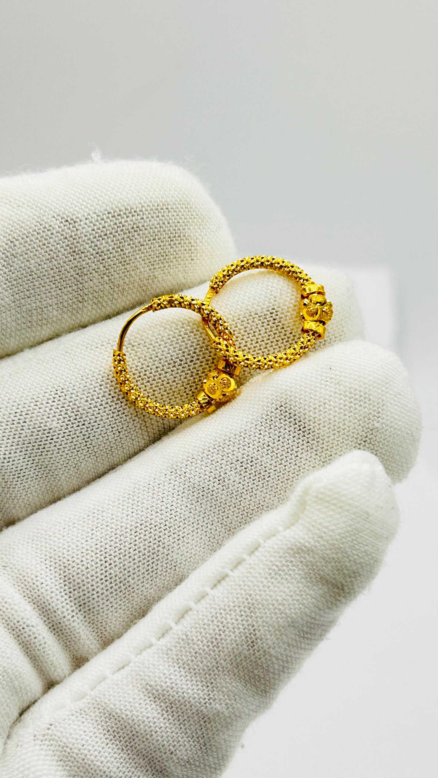 22ct Gold Ladies' Earrings, 1.9g, Hallmarked
