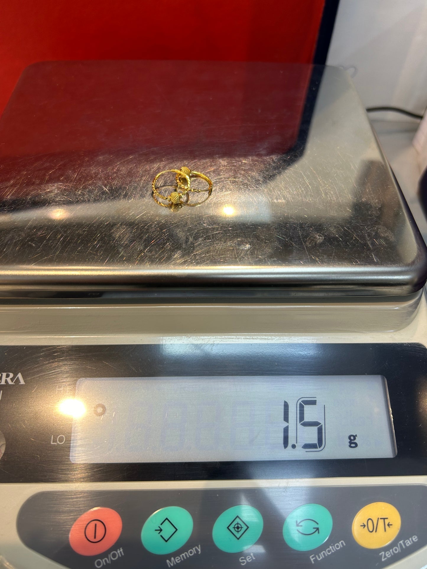 22ct Gold Hallmarked Earrings - 1.5g