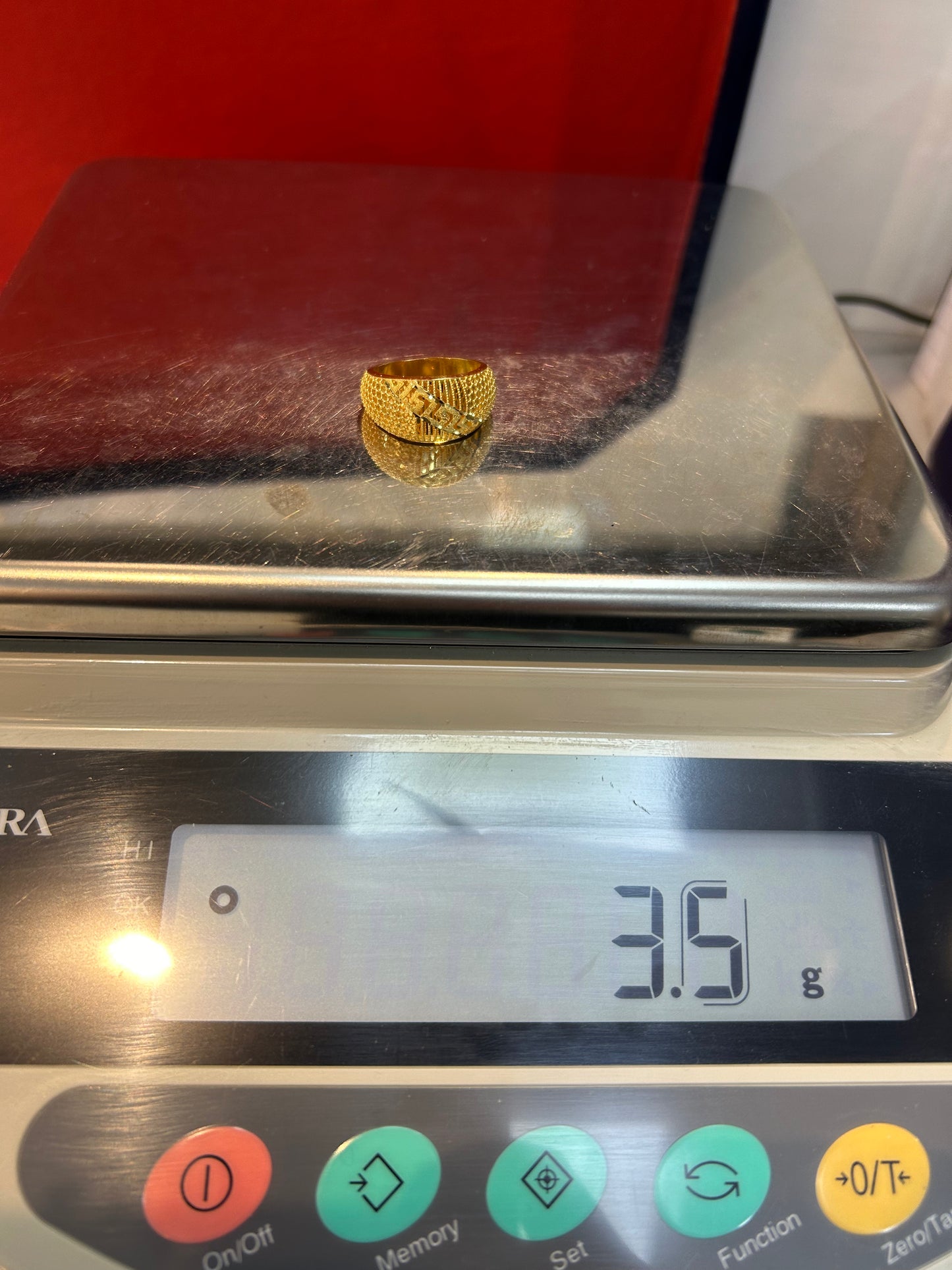 22ct Gold Ladies Ring - 3.5g Size O½