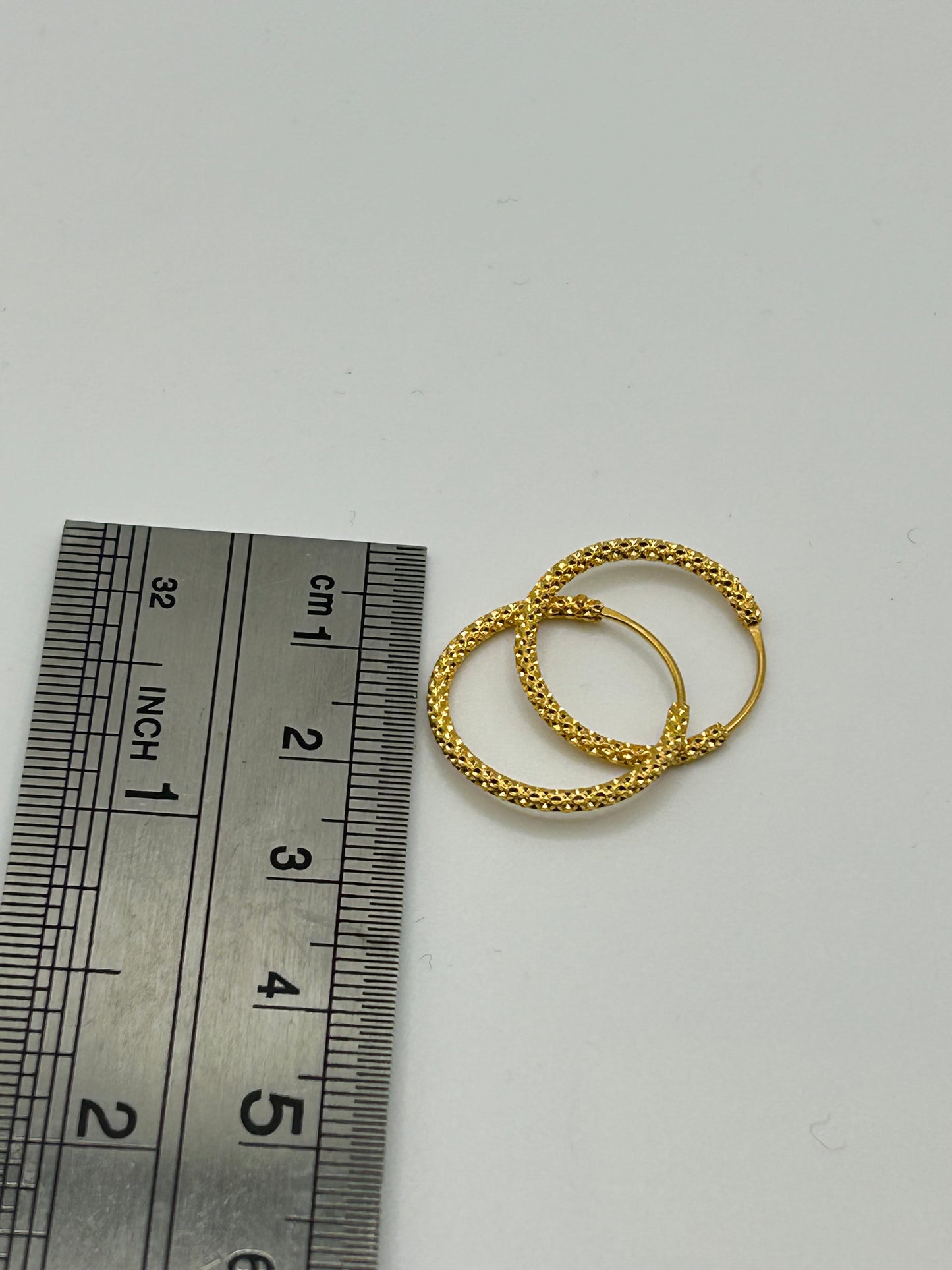 1.5g 22ct Gold Hallmarked Earrings