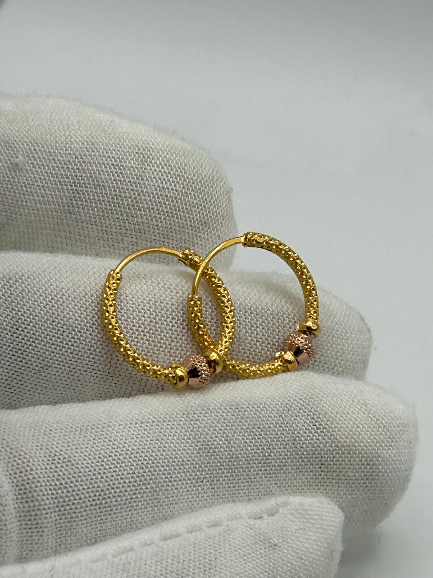 22ct Gold Hallmarked Earrings - 2.6g