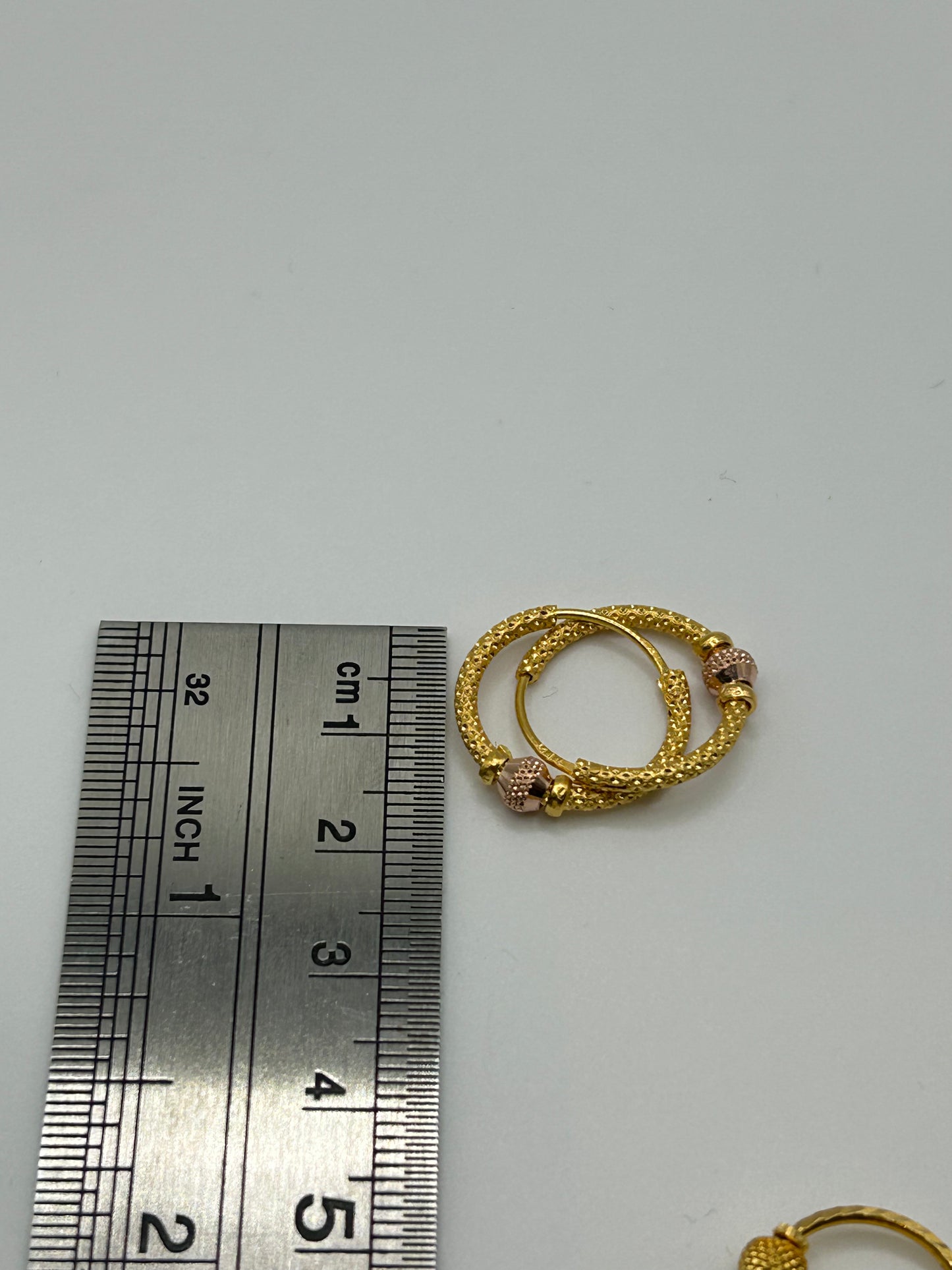 22ct Gold Hallmarked Earrings - 2.6g