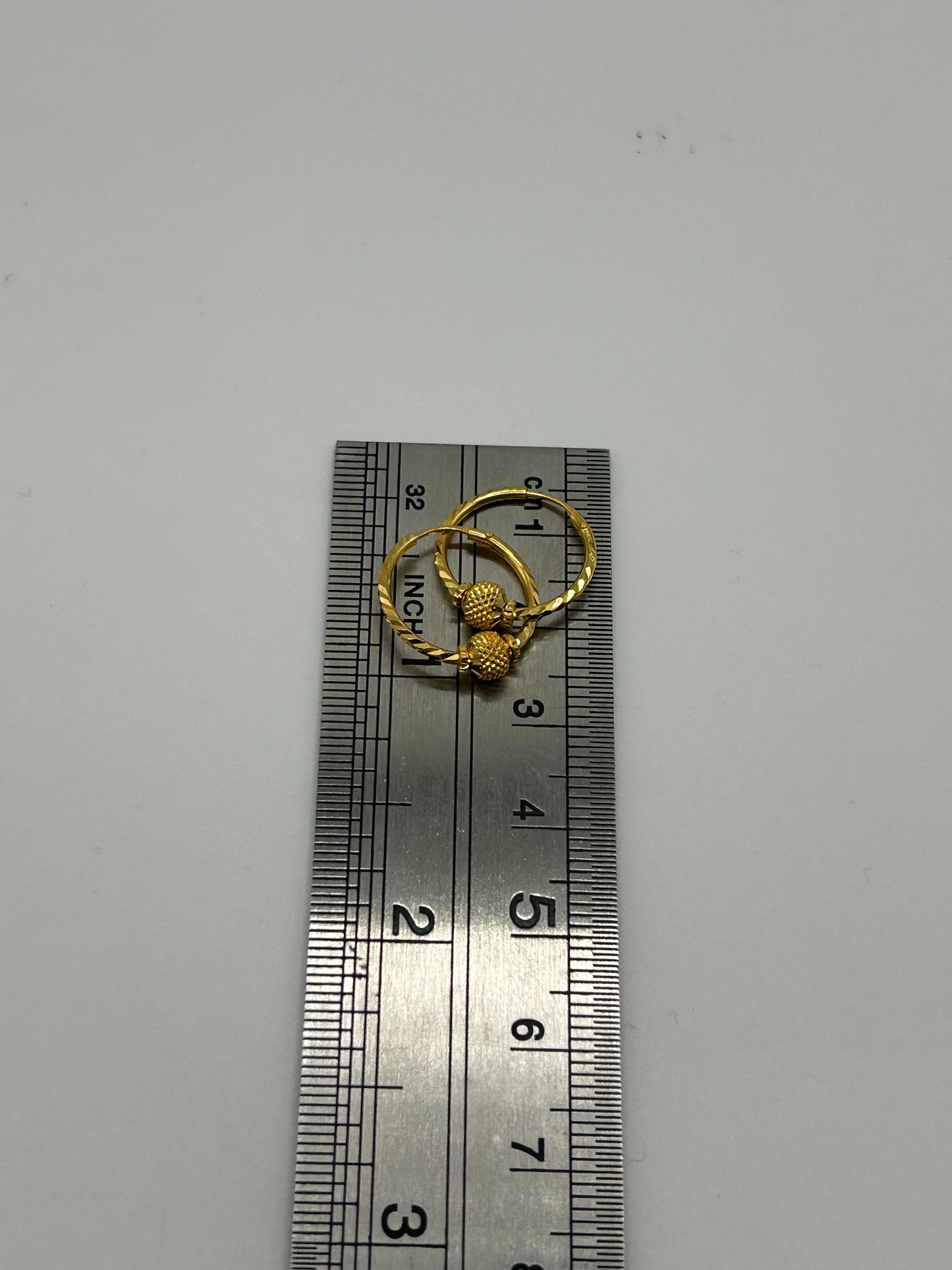 22ct Gold Hallmarked Earrings - 1.5g