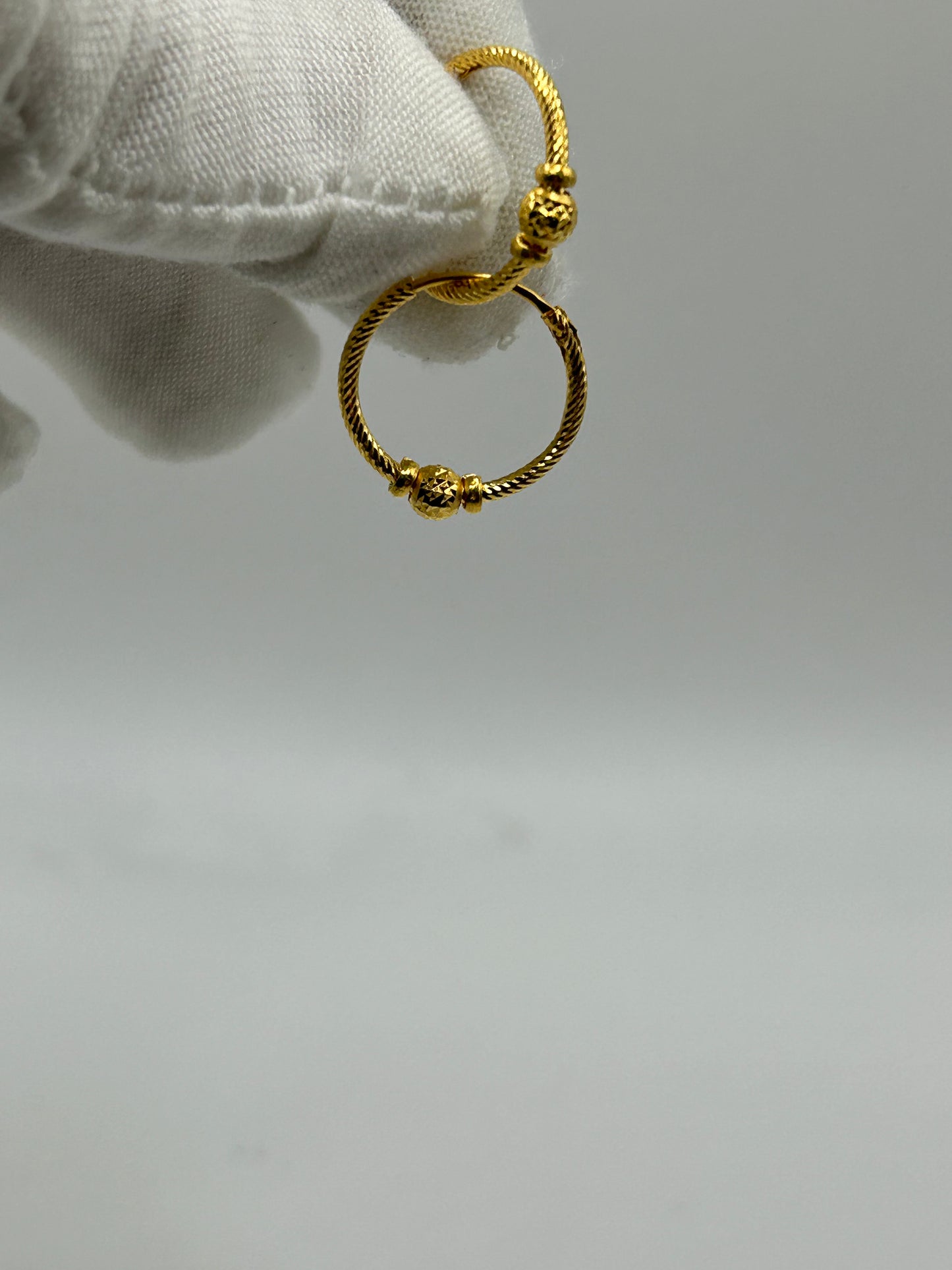 22ct Gold Hallmarked Earrings - 1.9g