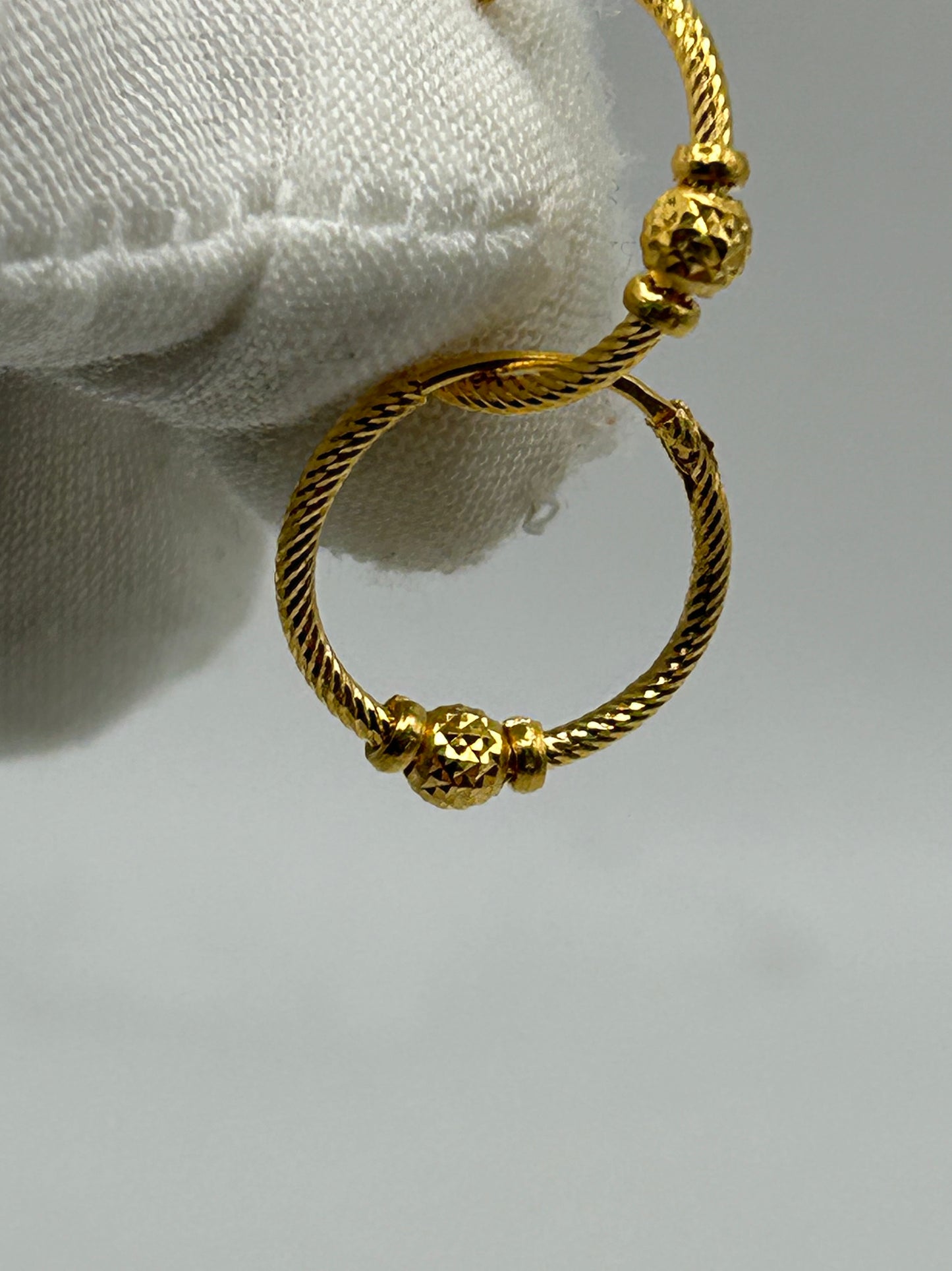 22ct Gold Hallmarked Earrings - 1.9g