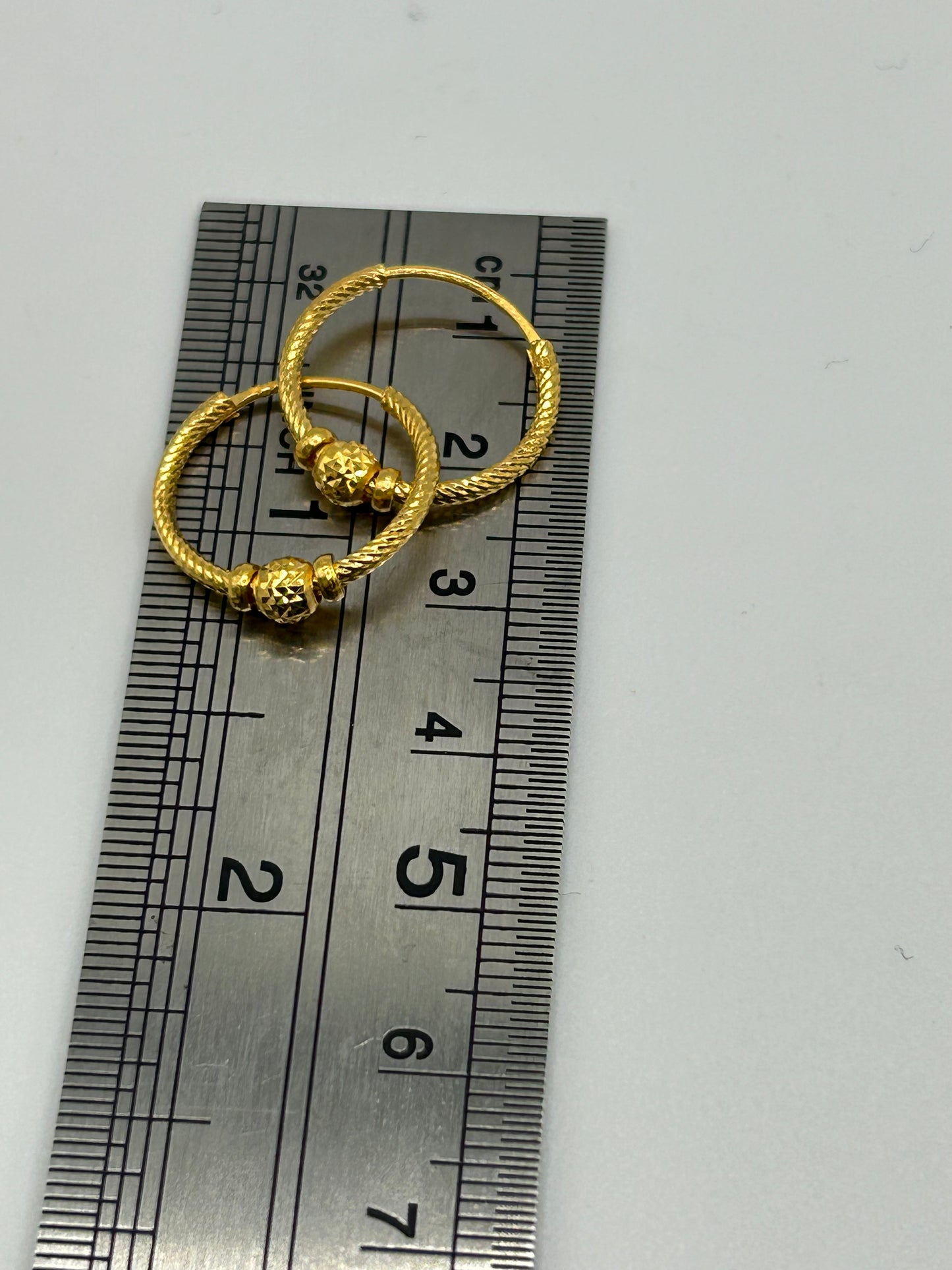 22ct Gold Hallmarked Earrings - 1.9g