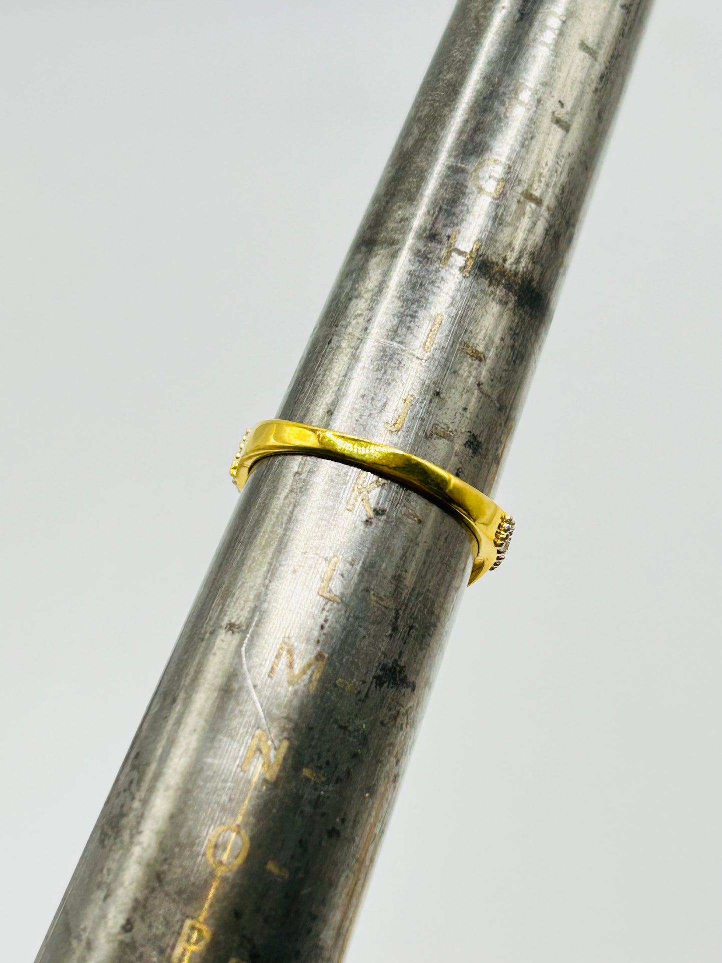 22ct Gold Ladies Ring - 2.4g Size J½