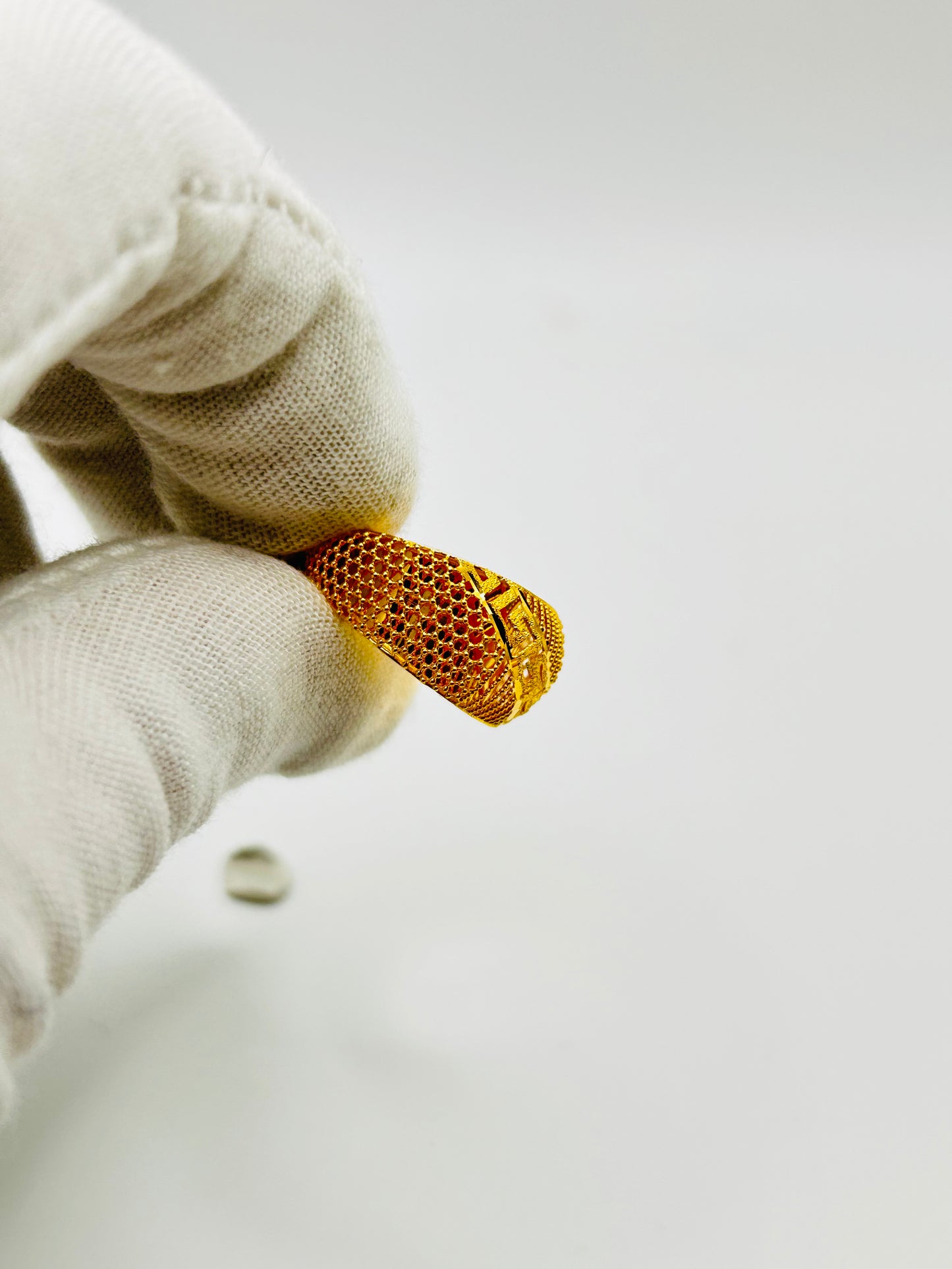 22ct Gold Ladies Ring - 3.5g Size O½
