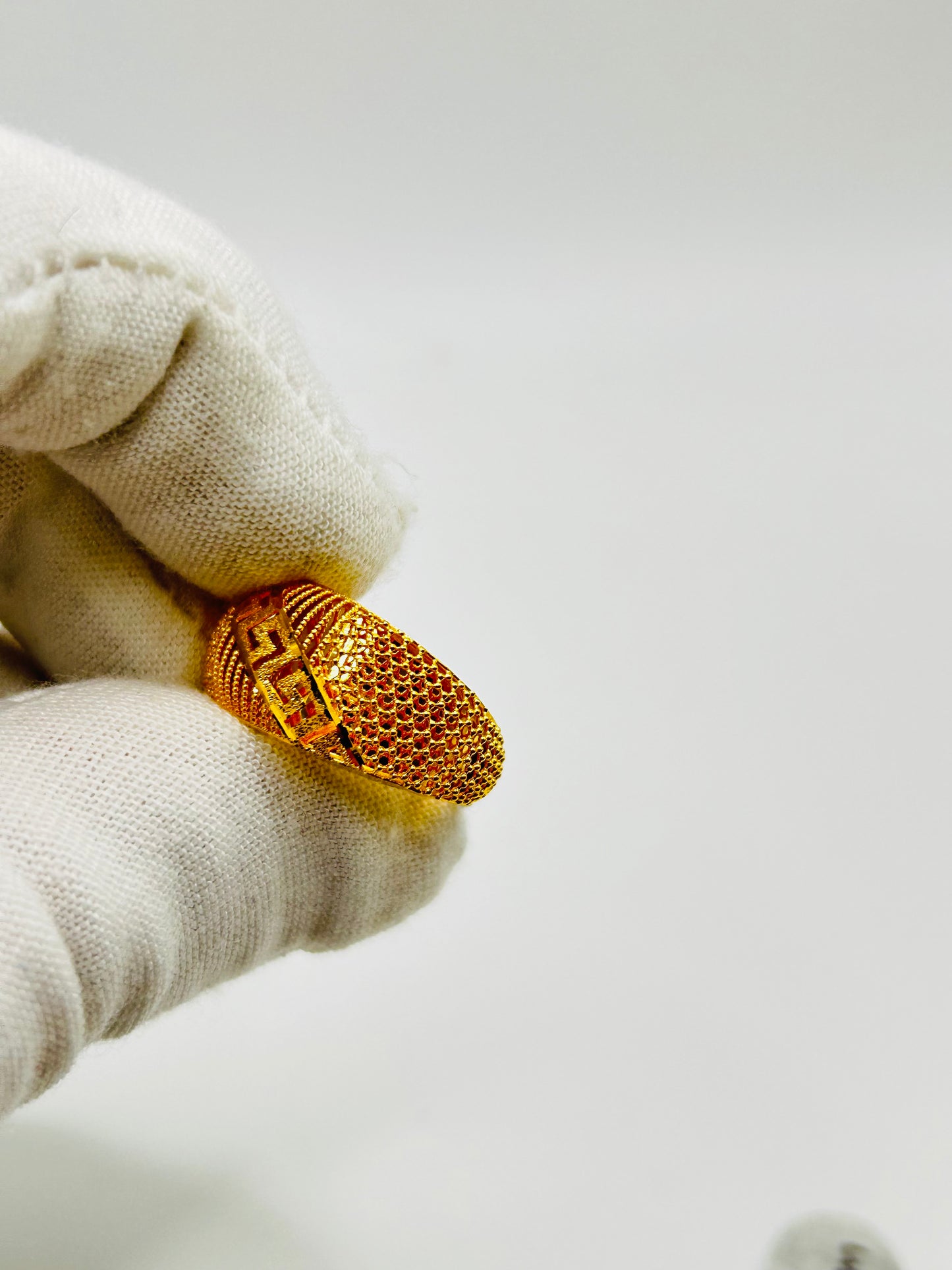22ct Gold Ladies Ring - 3.5g Size O½