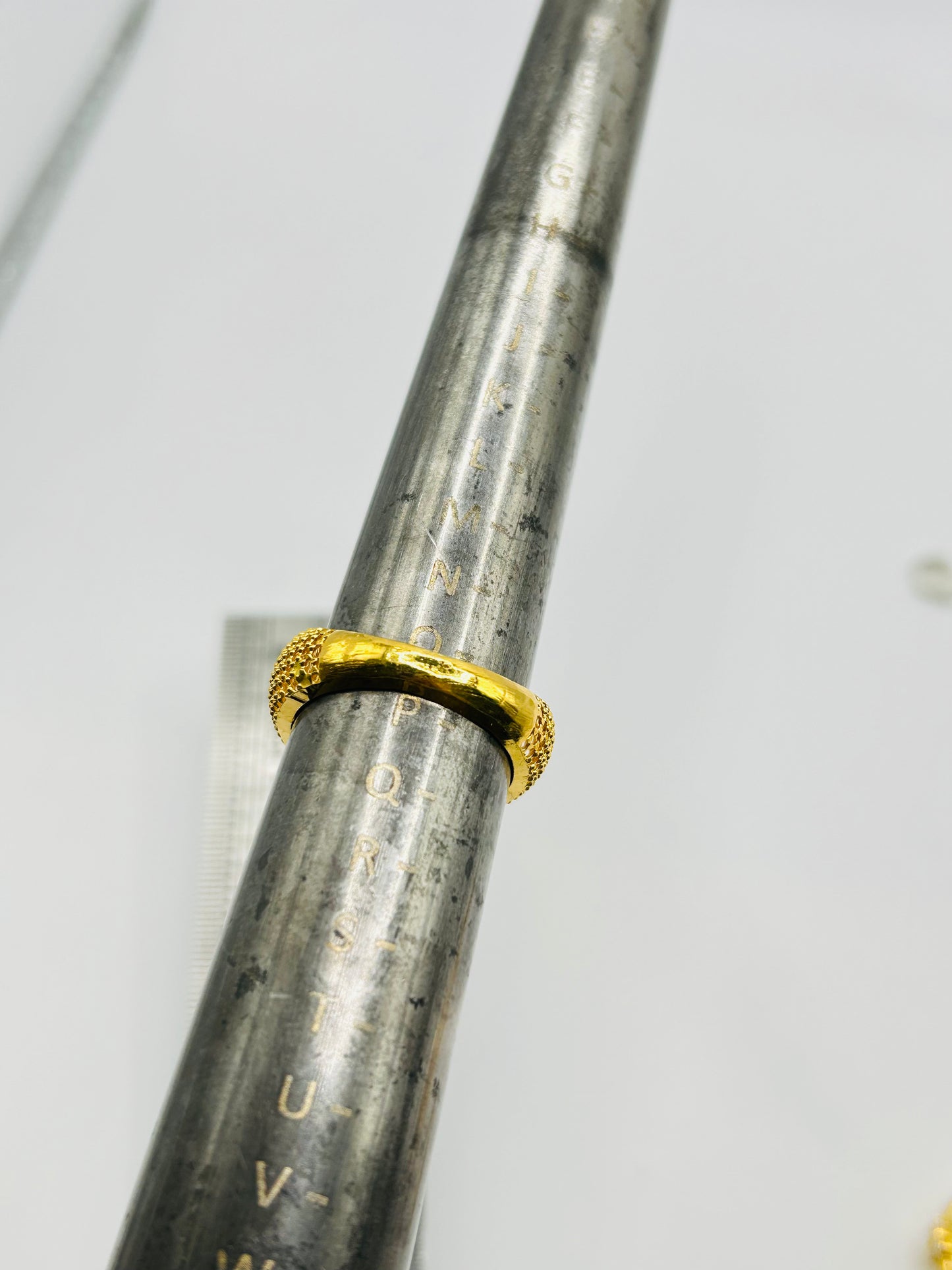 22ct Gold Ladies Ring - 3.5g Size O½