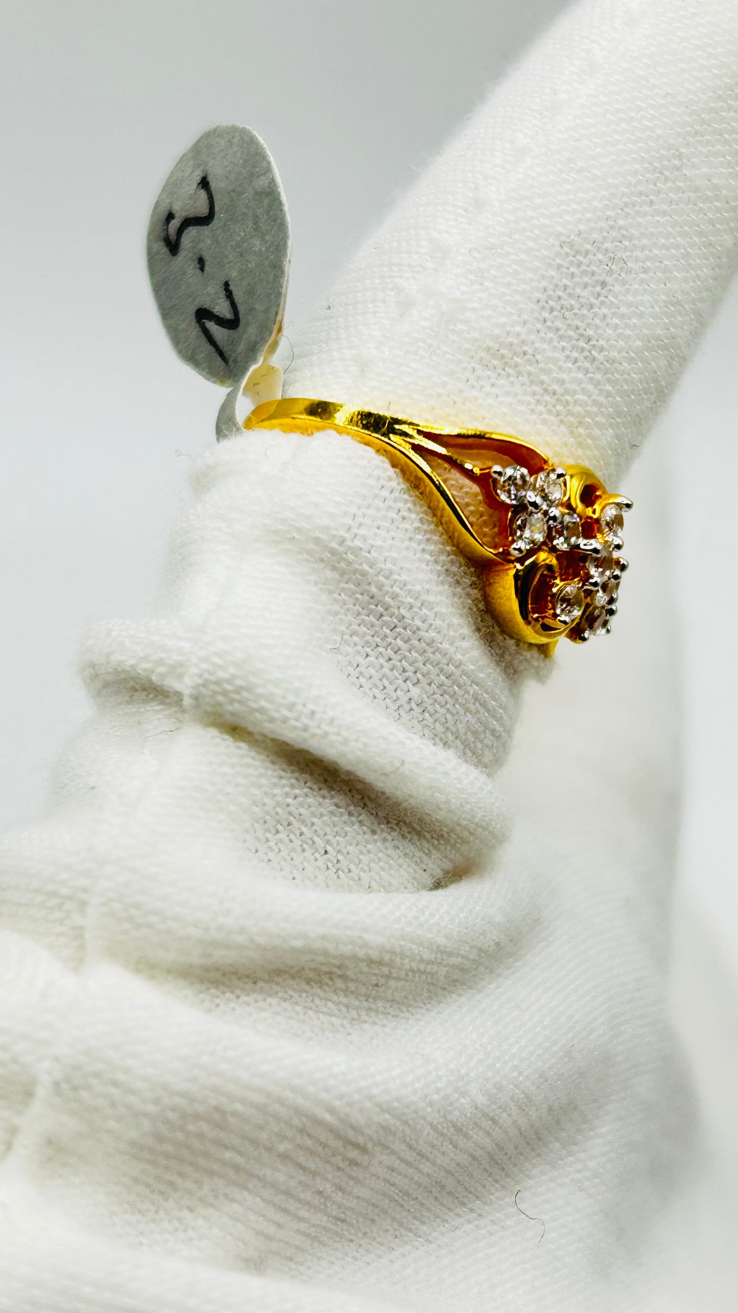 22ct Gold Ladies Ring - 3.2g Size J½