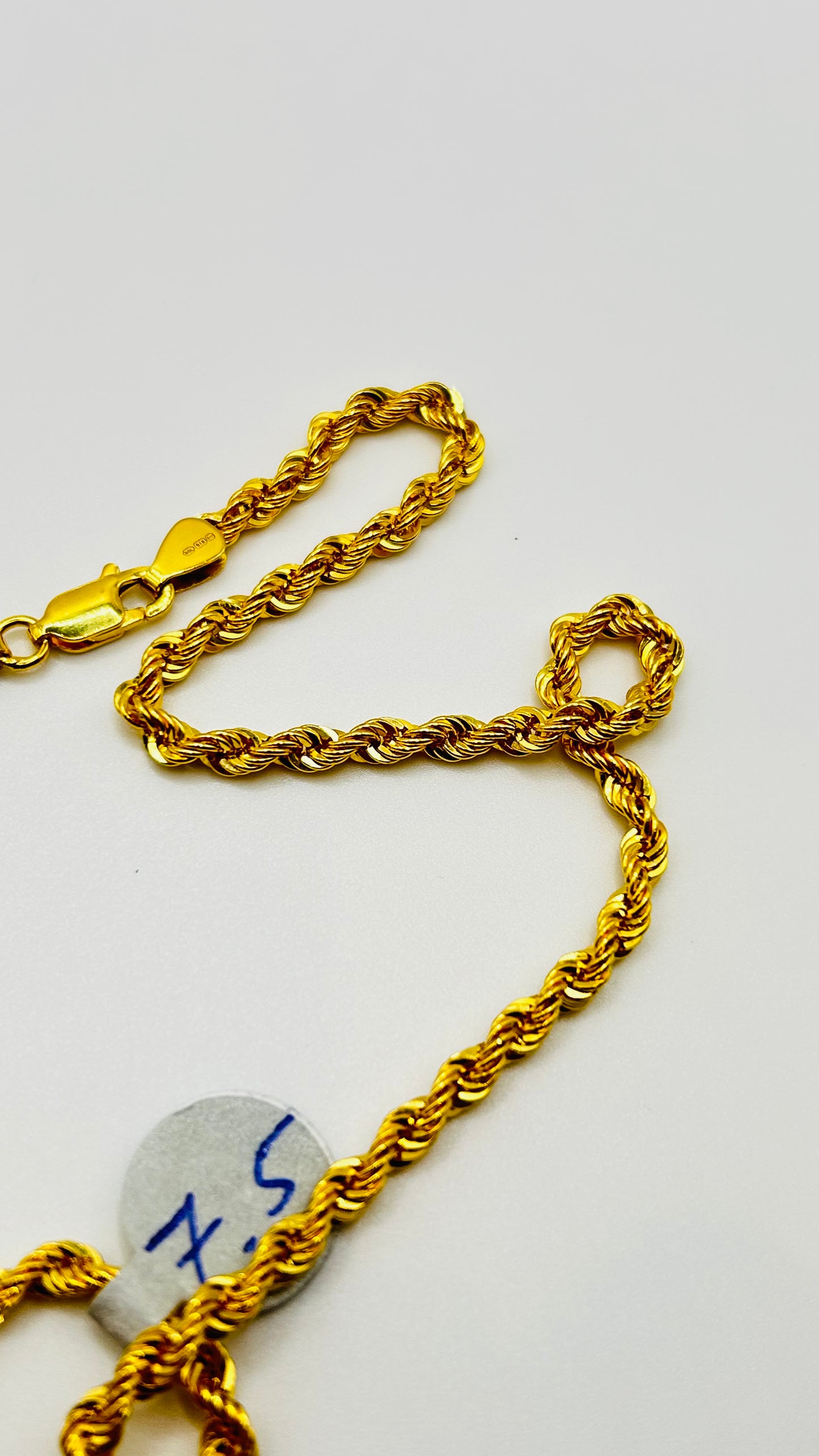 Timeless Elegance: 22ct Gold Hollow Rope Chain (7.5g, 18 Inches, Hallmarked)