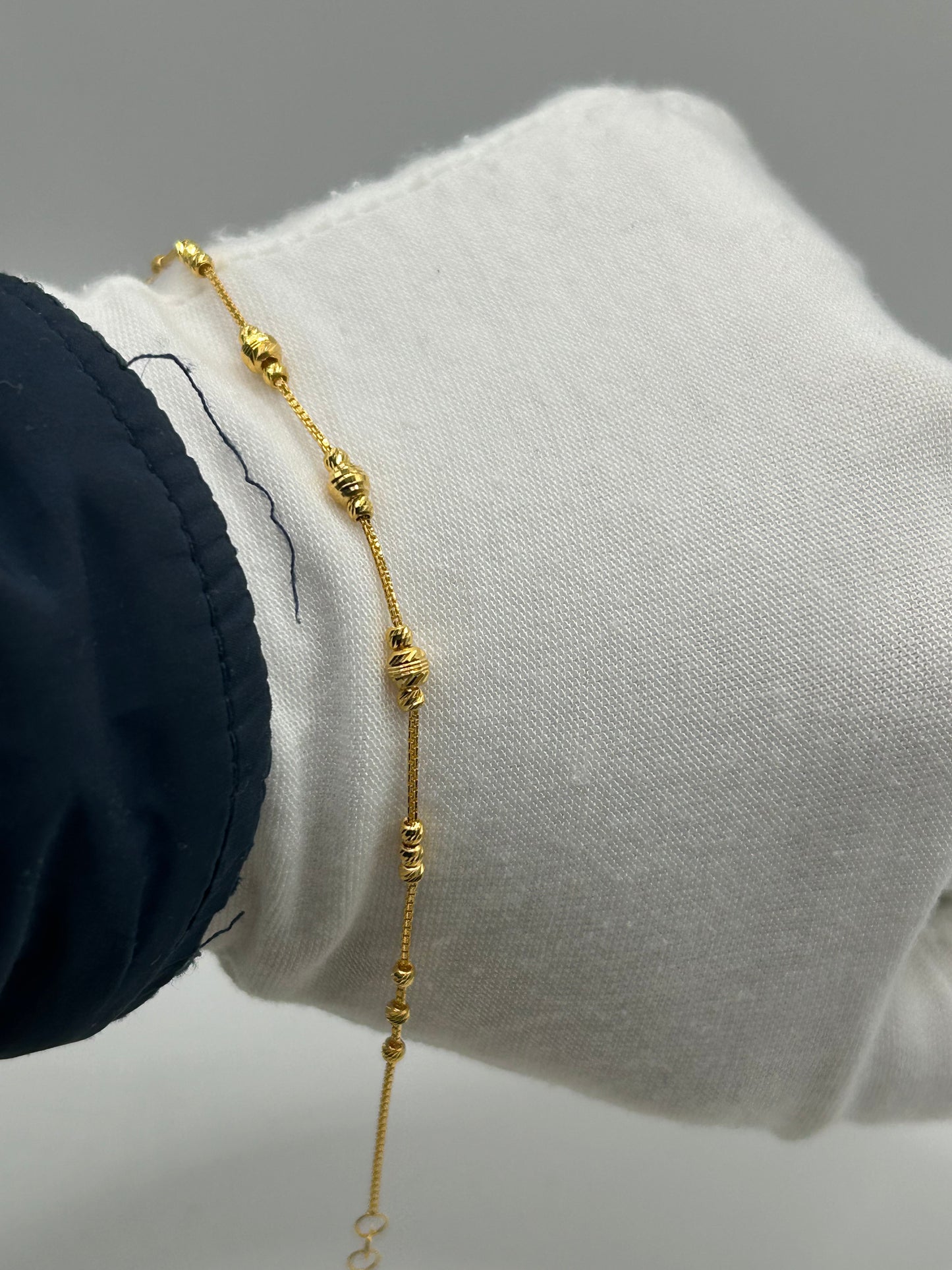 22ct Gold Bracelet 2.6 grams Hallmarked 7.5 inch