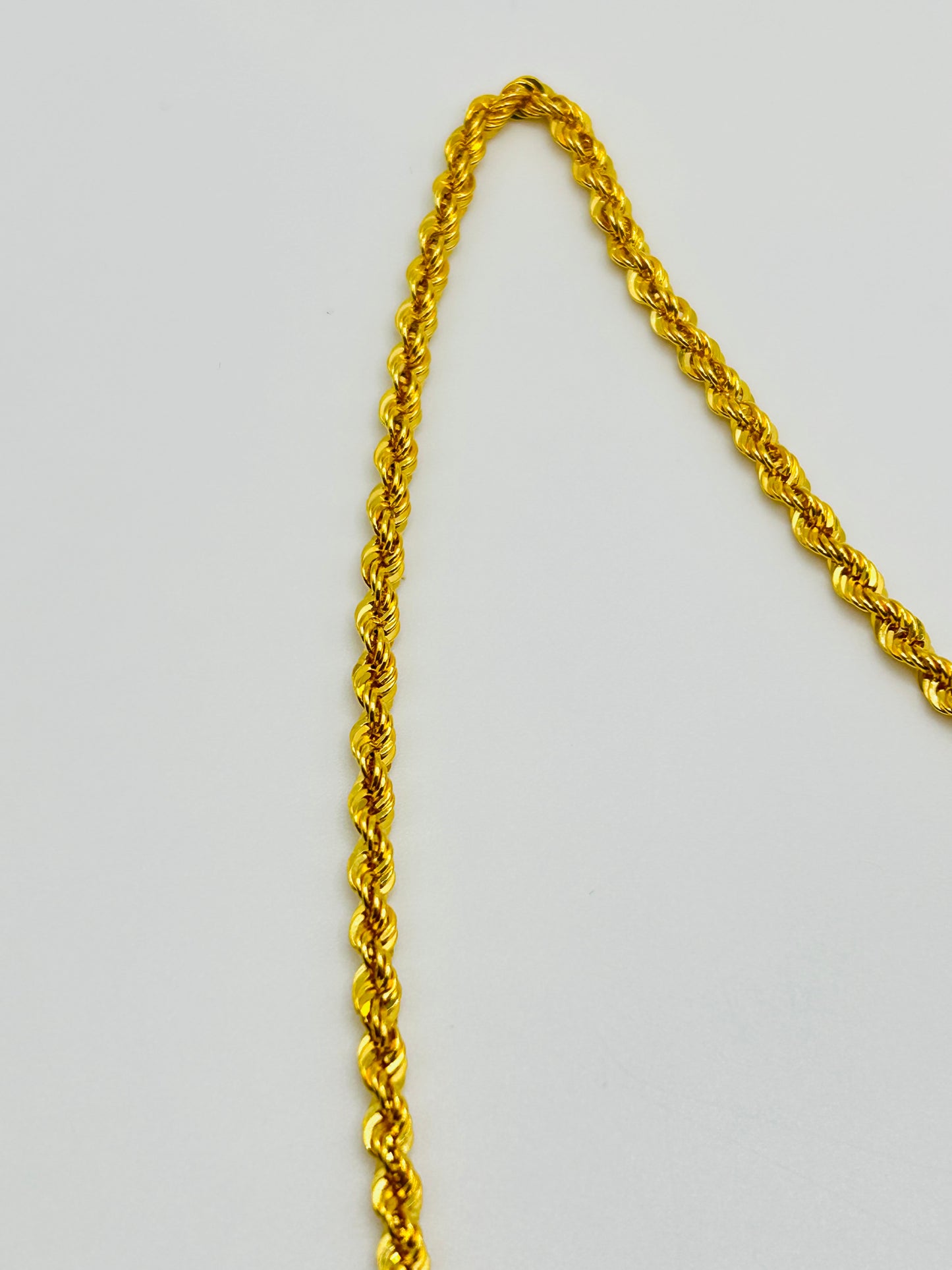 22ct Gold Rope Chain (Hollow) – 8.1g, 20 Inches, Hallmarked