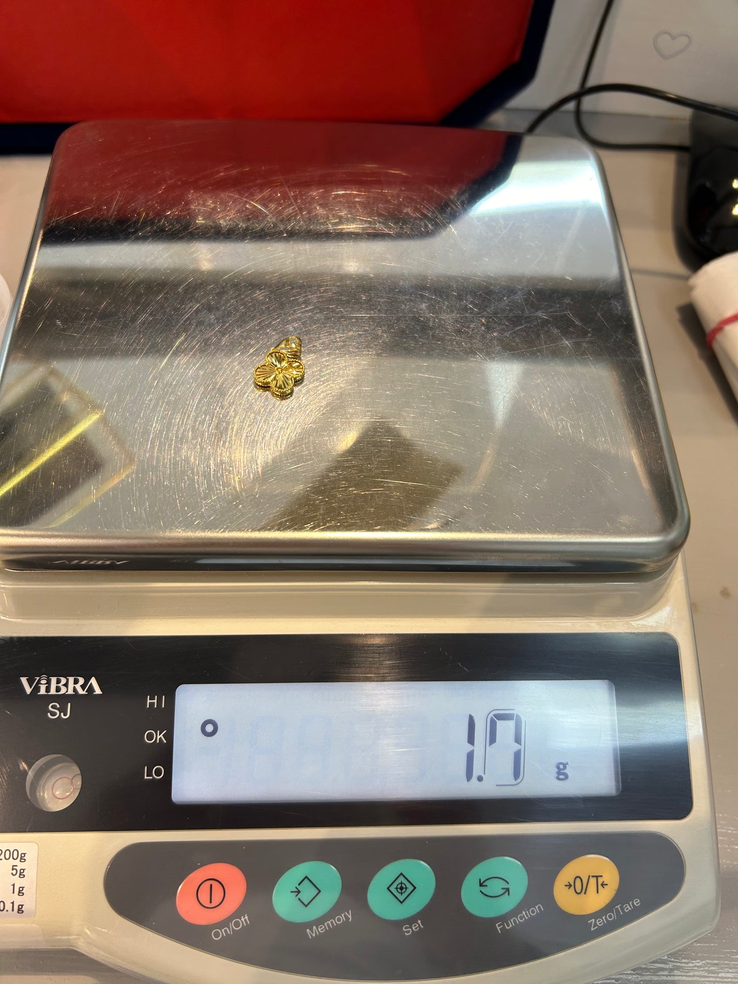 22ct gold pendant 1.7 gram hallmarked