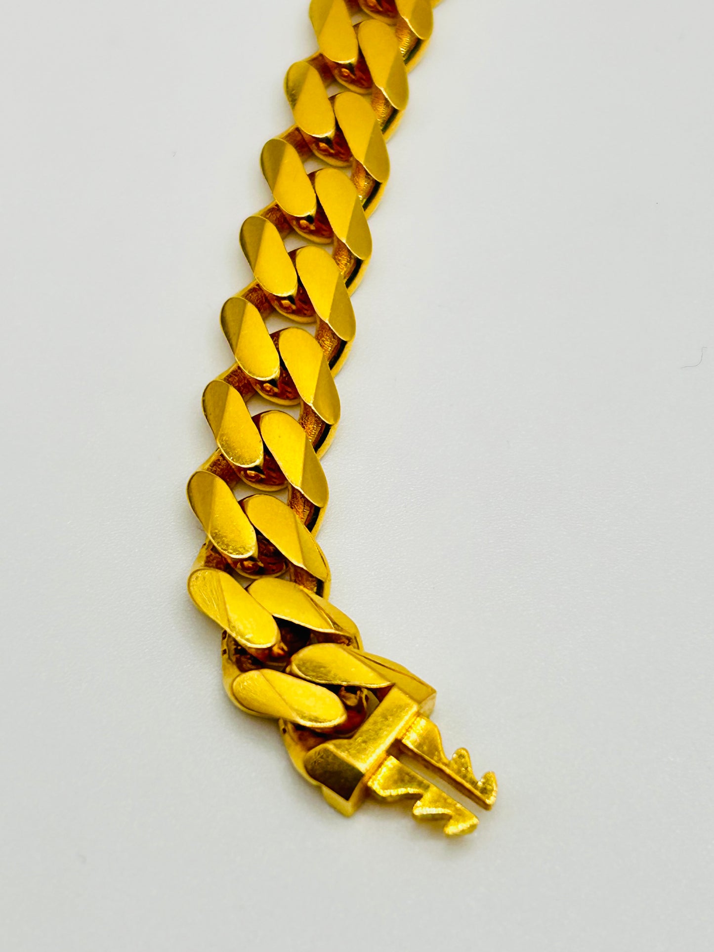 22ct Gold Bracelet – 20.8g 8 Inch (Hollow, Hallmarked & Punched)