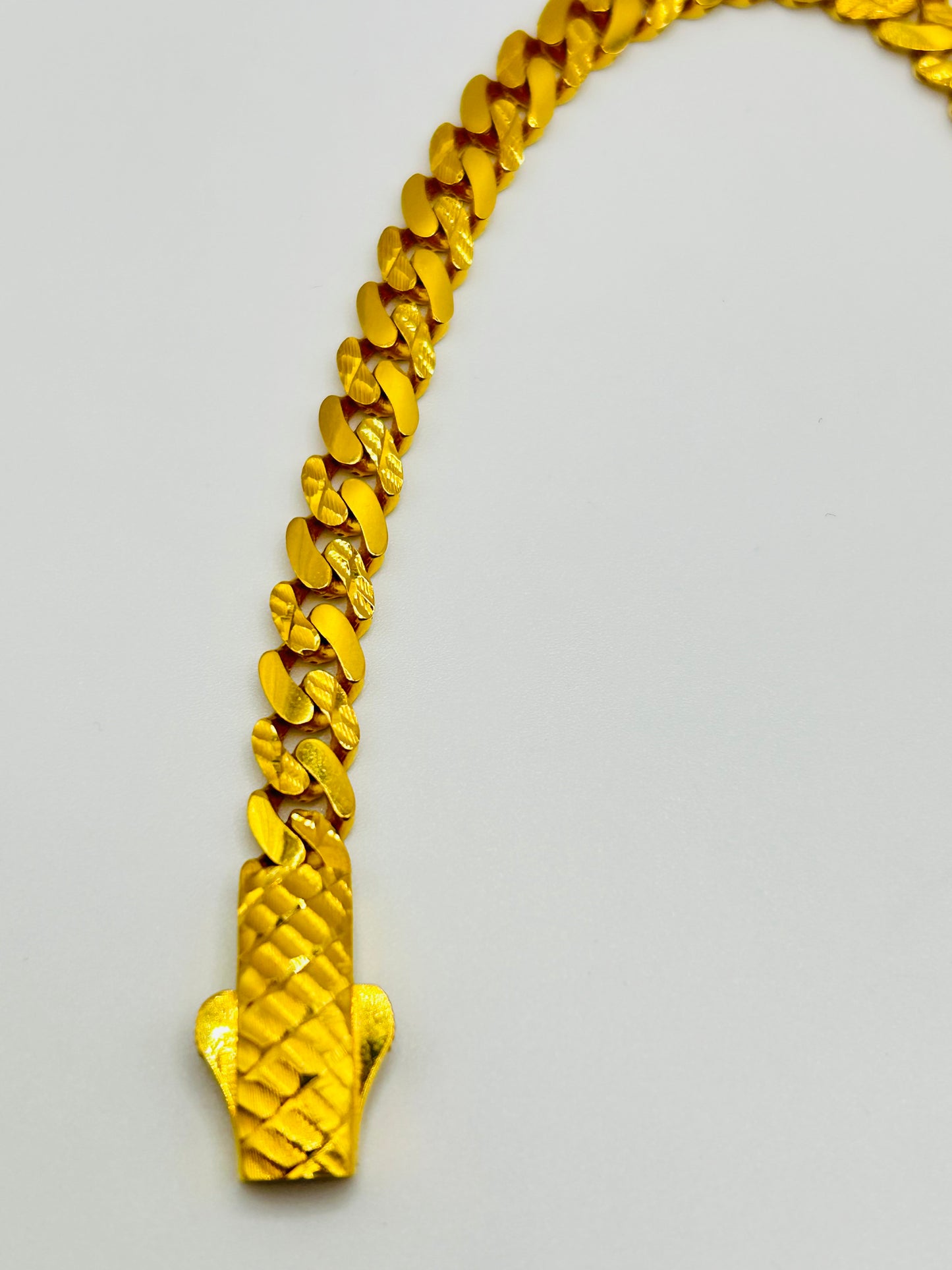 22ct Gold Bracelet β 15.2g (Hollow, Hallmarked & Punched)