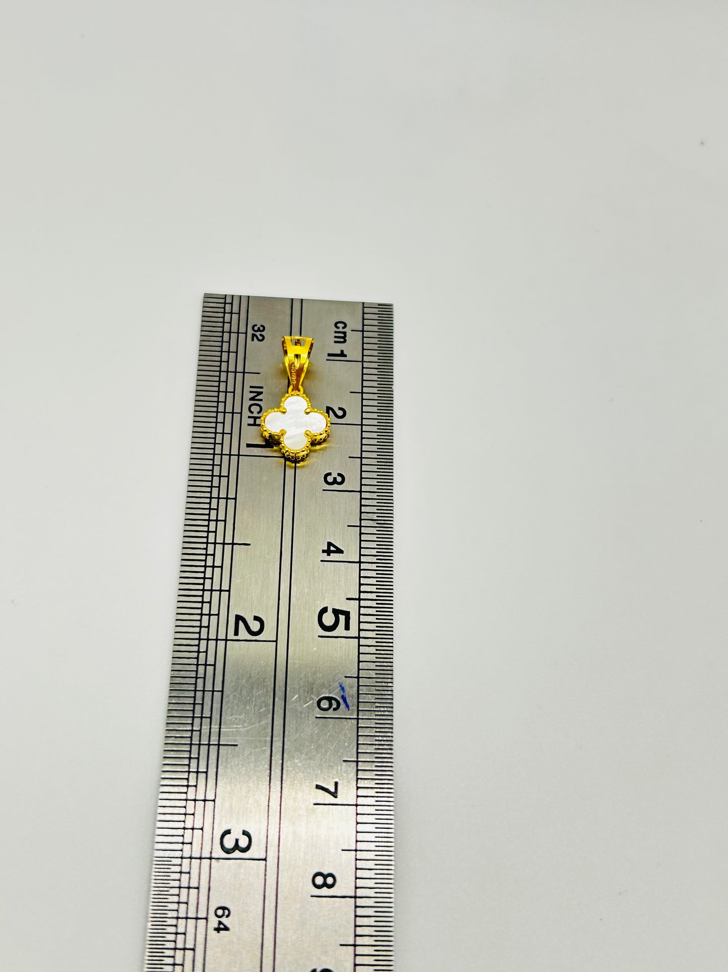 22ct Gold Pendant – 0.7g, Hallmarked