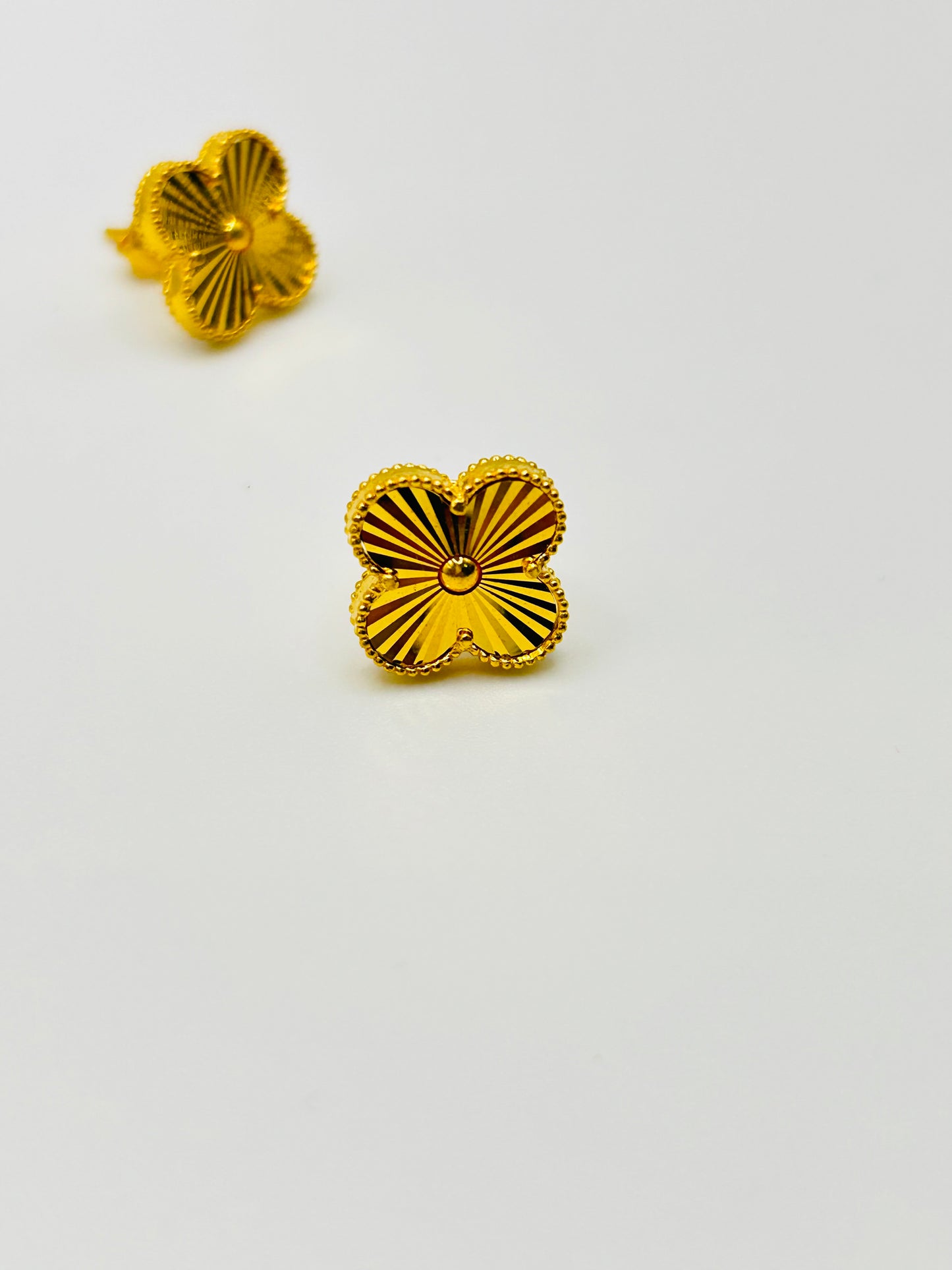 22ct Gold Stud Earrings – 4.4g, Hallmarked