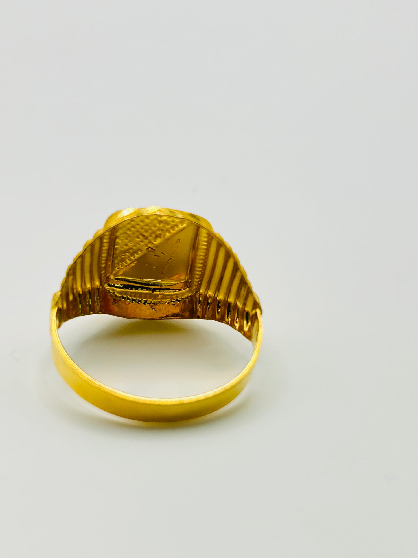 22ct Gold Men’s Ring – 2.4g, Hallmarked, Size R