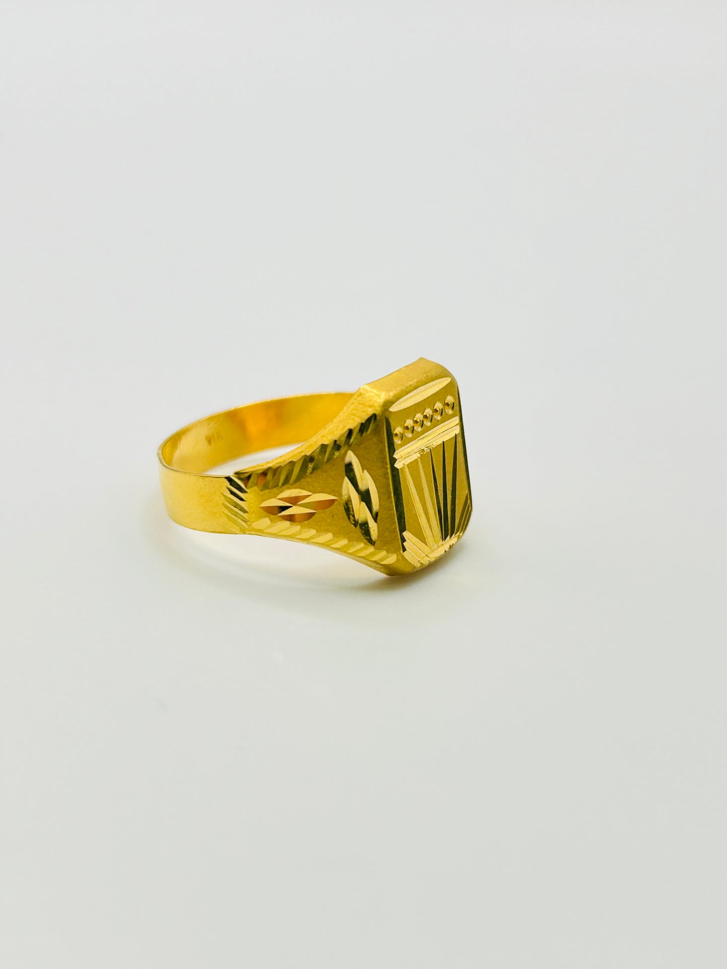 22ct Gold Men’s Ring – 3.2g, Hallmarked, Size U