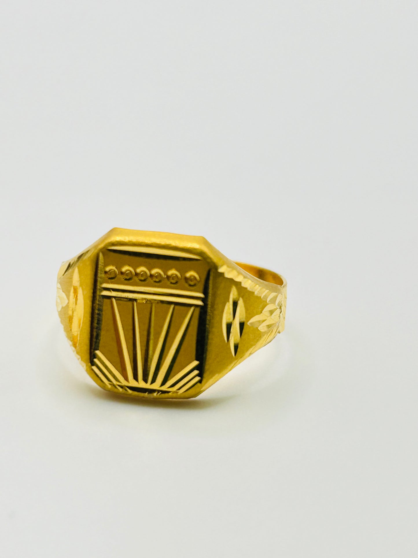 22ct Gold Men’s Ring – 3.2g, Hallmarked, Size U