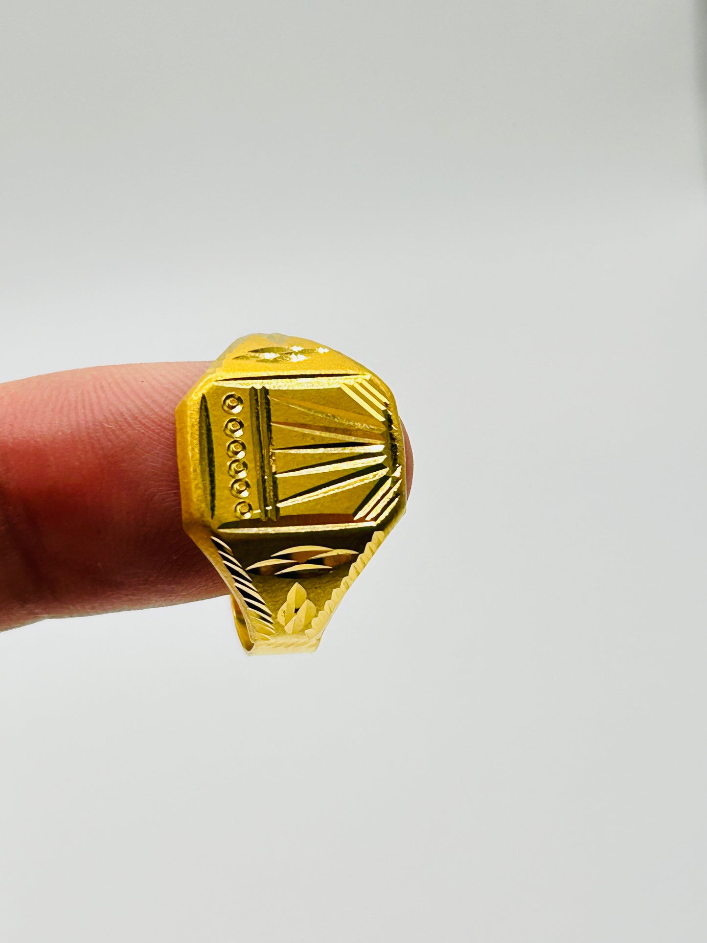 22ct Gold Men’s Ring – 3.2g, Hallmarked, Size U
