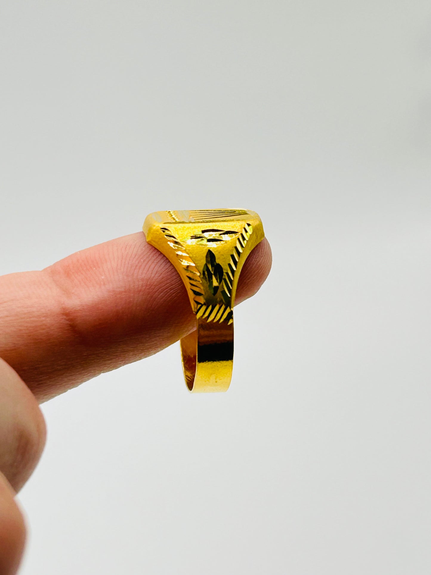 22ct Gold Men’s Ring – 3.2g, Hallmarked, Size U