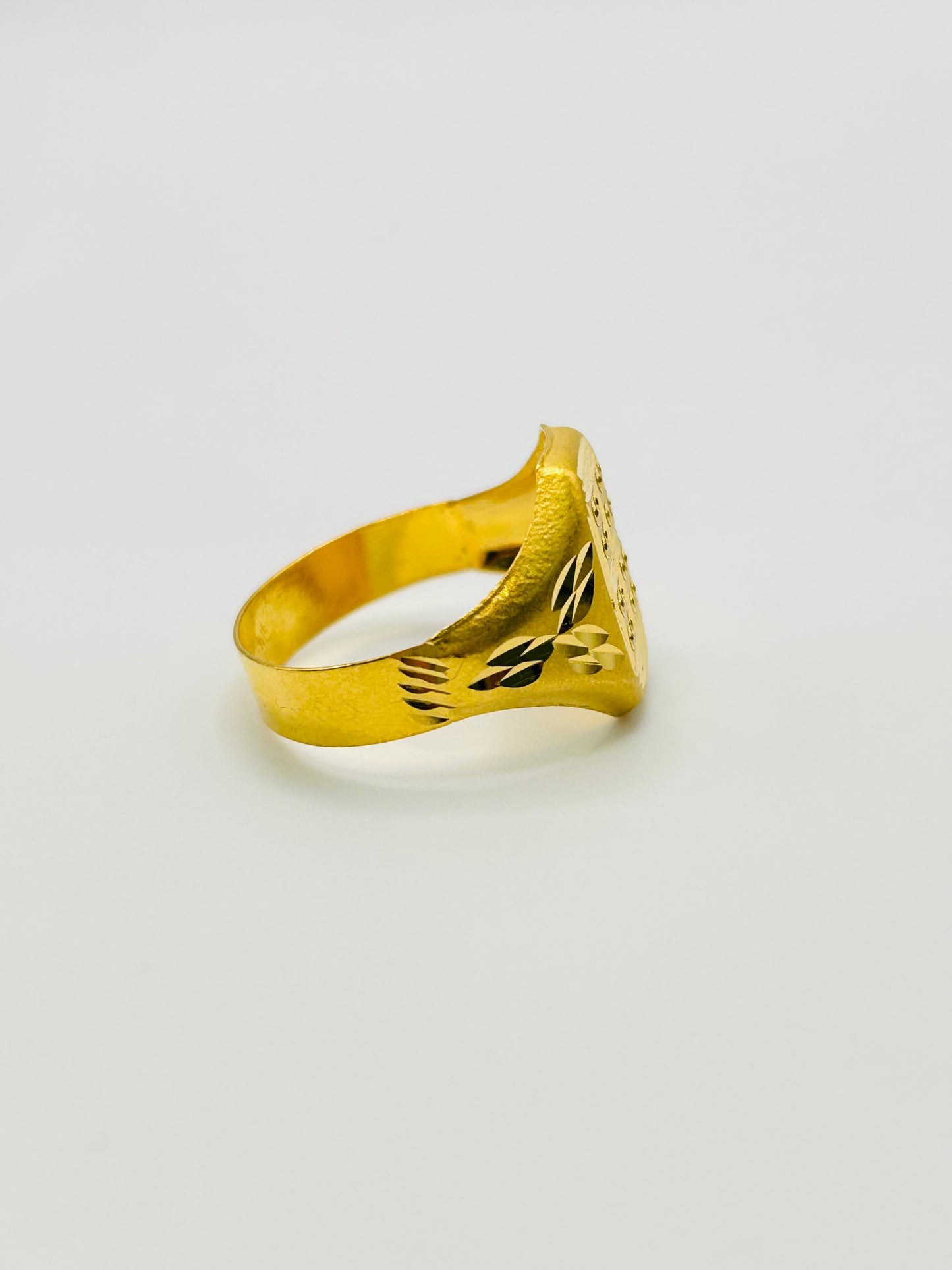 22ct Gold Men’s Ring – 3.3g, Hallmarked, Size T