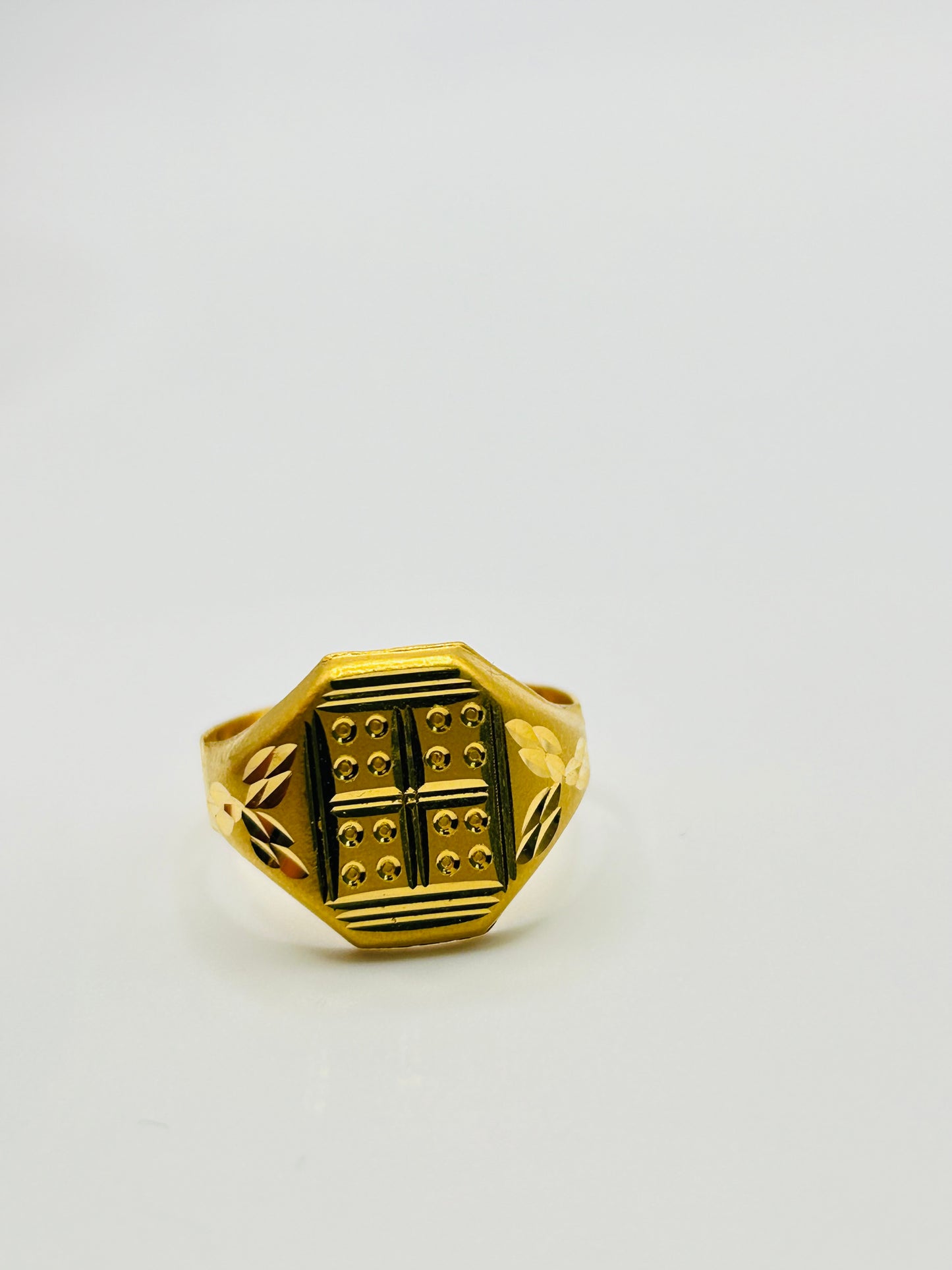 22ct Gold Men’s Ring – 3.3g, Hallmarked, Size T