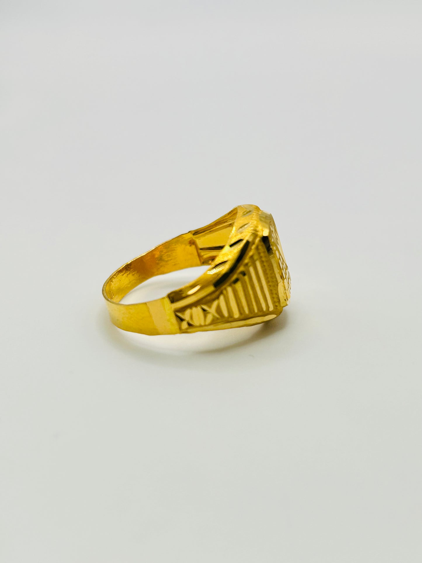22ct Gold Men’s Ring – 2.8g, Hallmarked, Size U