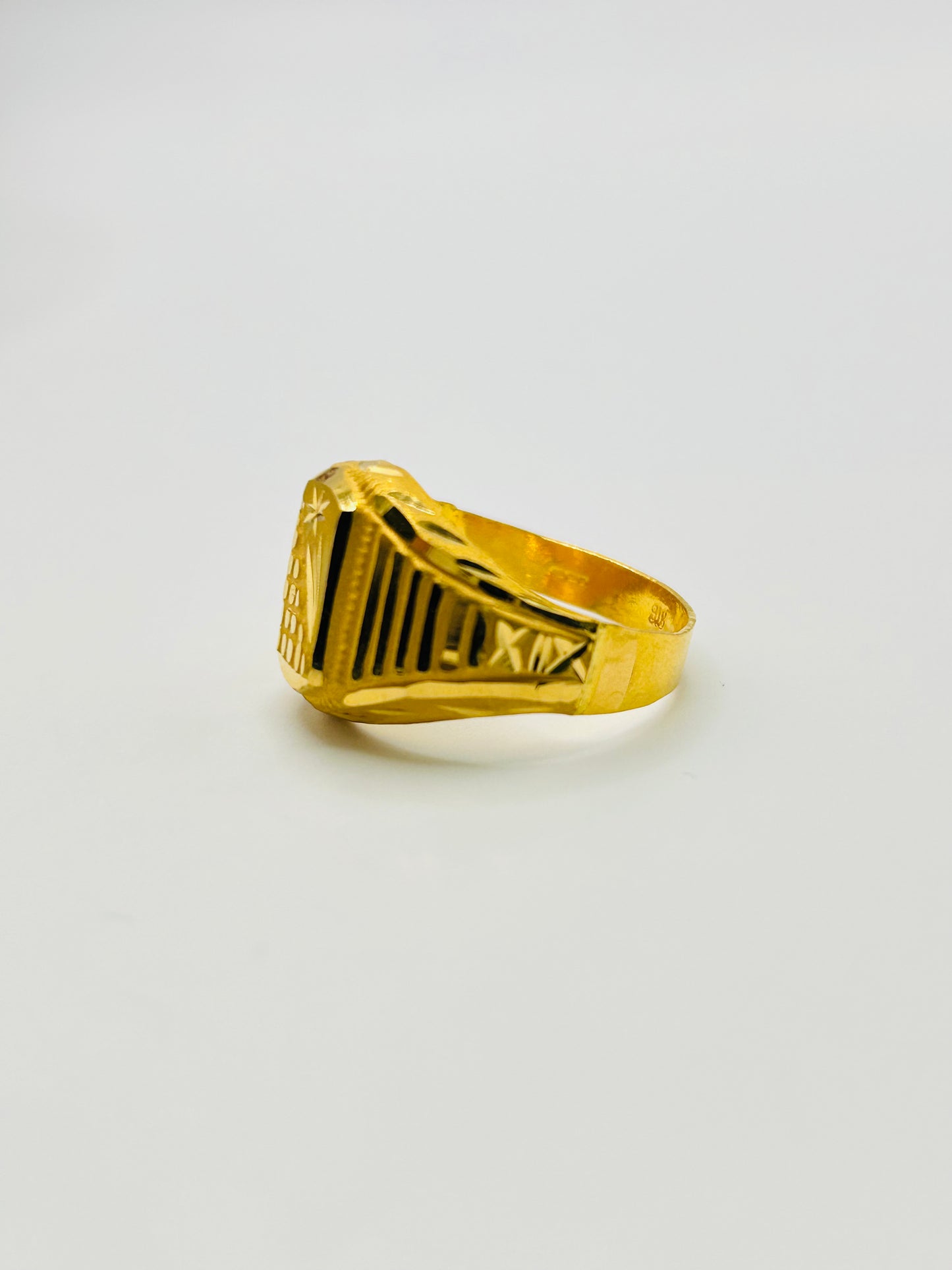 22ct Gold Men’s Ring – 2.8g, Hallmarked, Size U