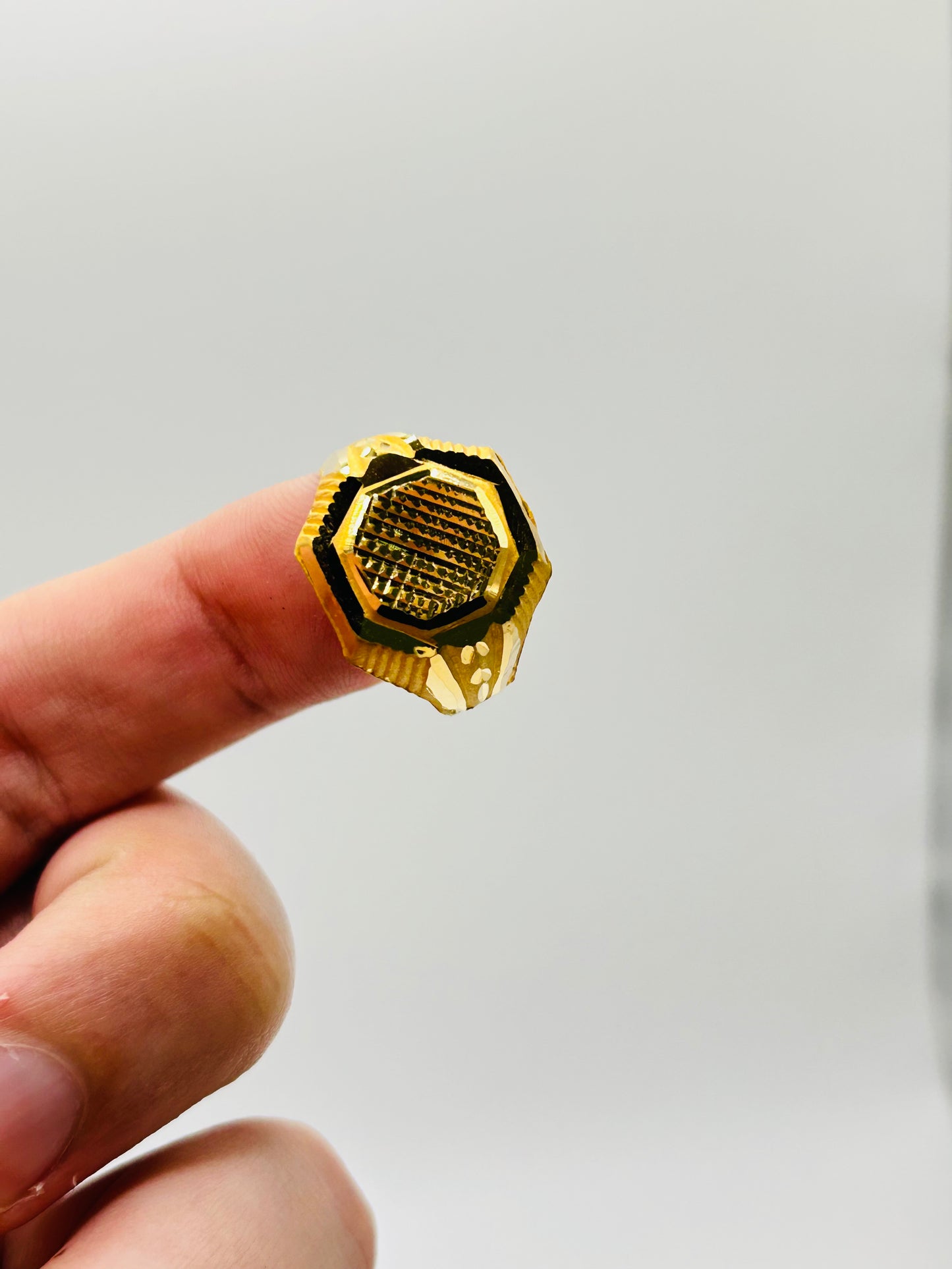 22ct Gold Men’s Ring – 2.2g, Hallmarked, Size T