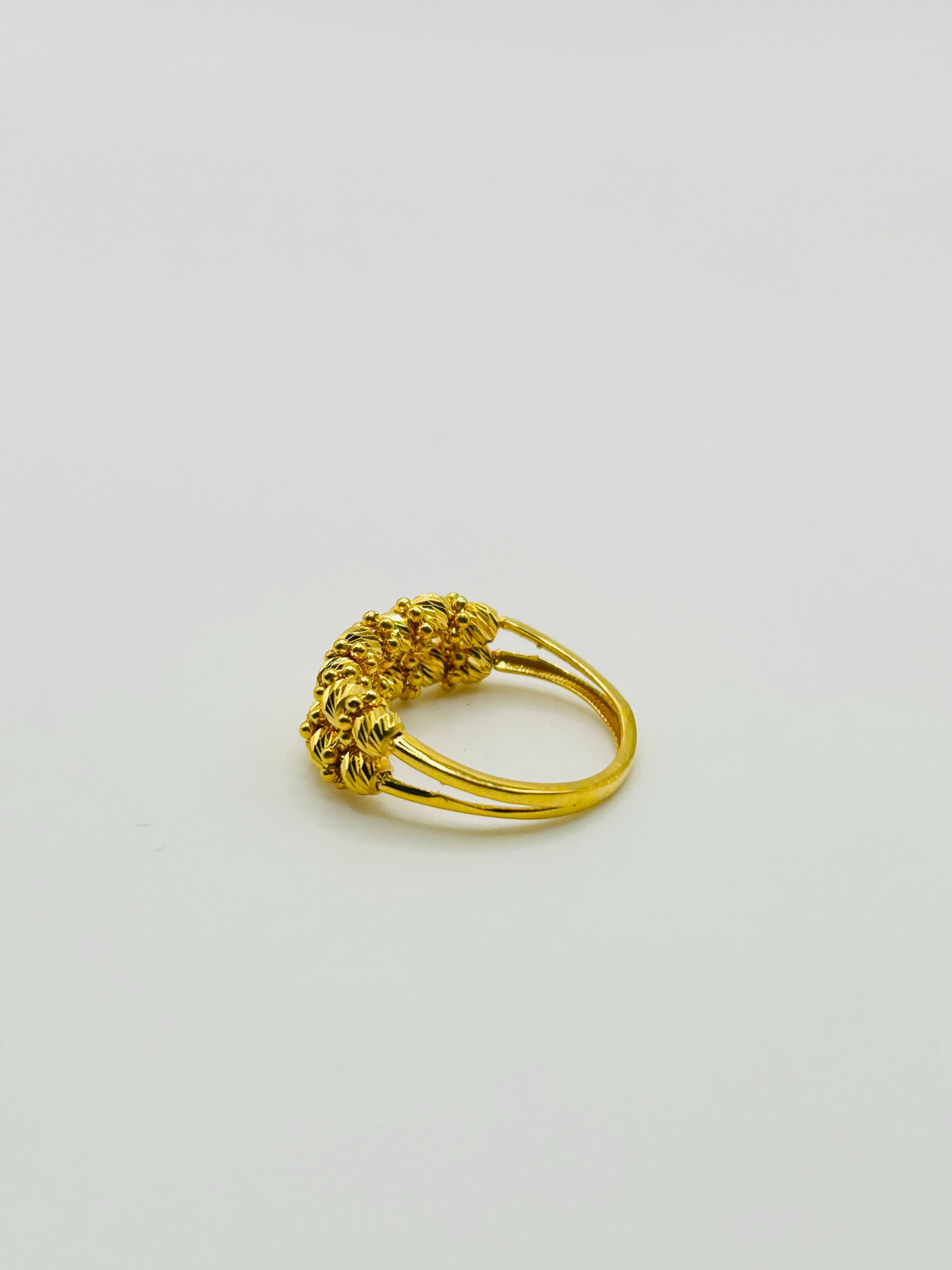 22ct gold ladies ring size I and a half