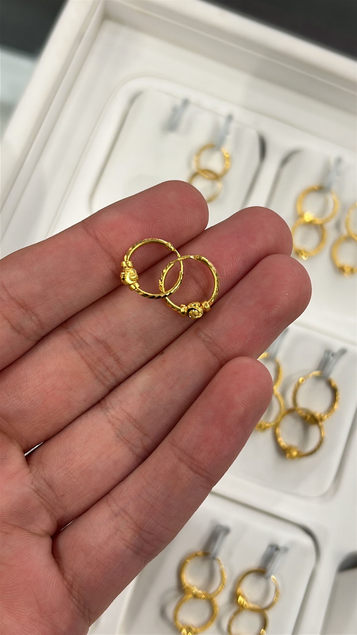 22ct gold earrings 1.3g hallmarked