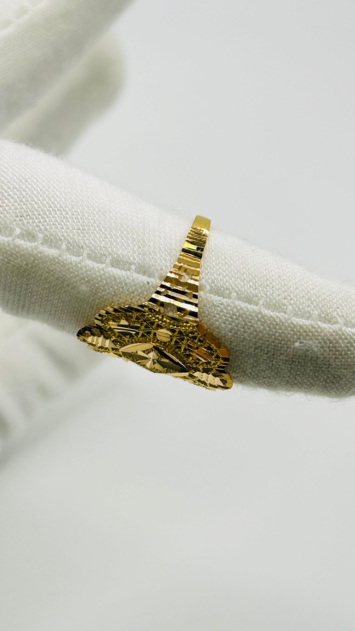 22ct Gold Ladies Ring – Size P½ (2.3g, Hallmarked)