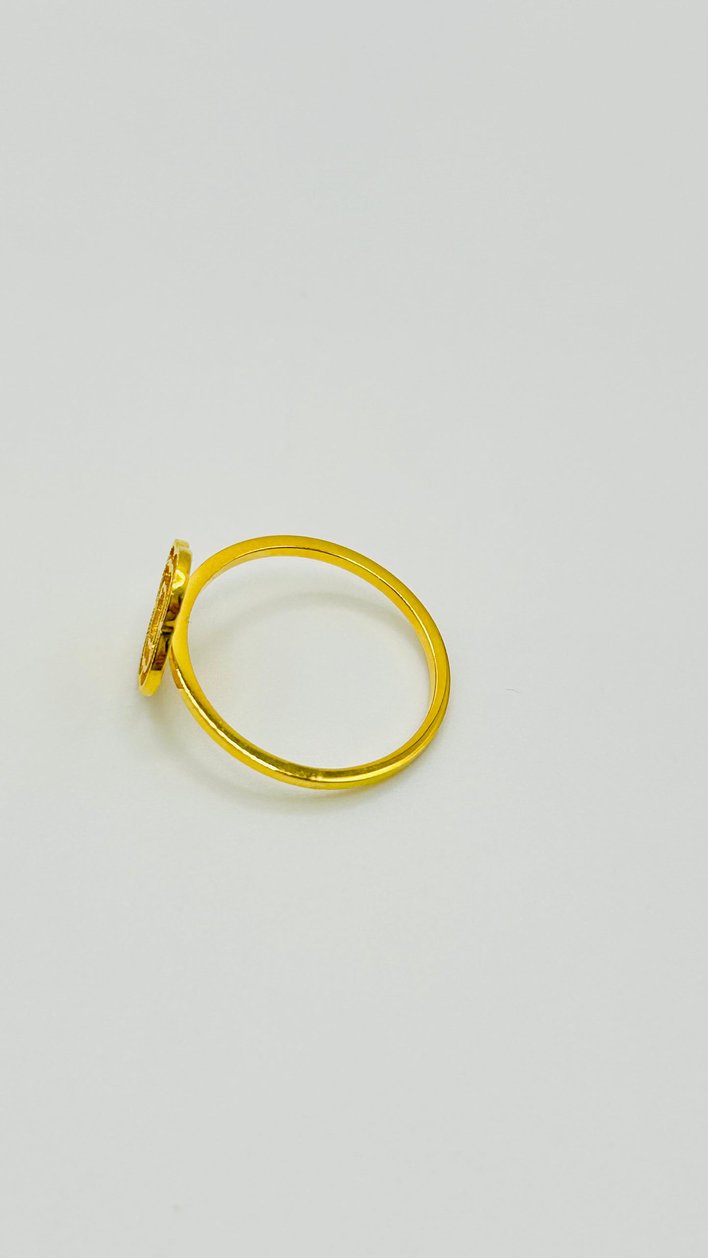 22ct Gold Rainbow Ring – Size O½ (2.5g, Hallmarked)