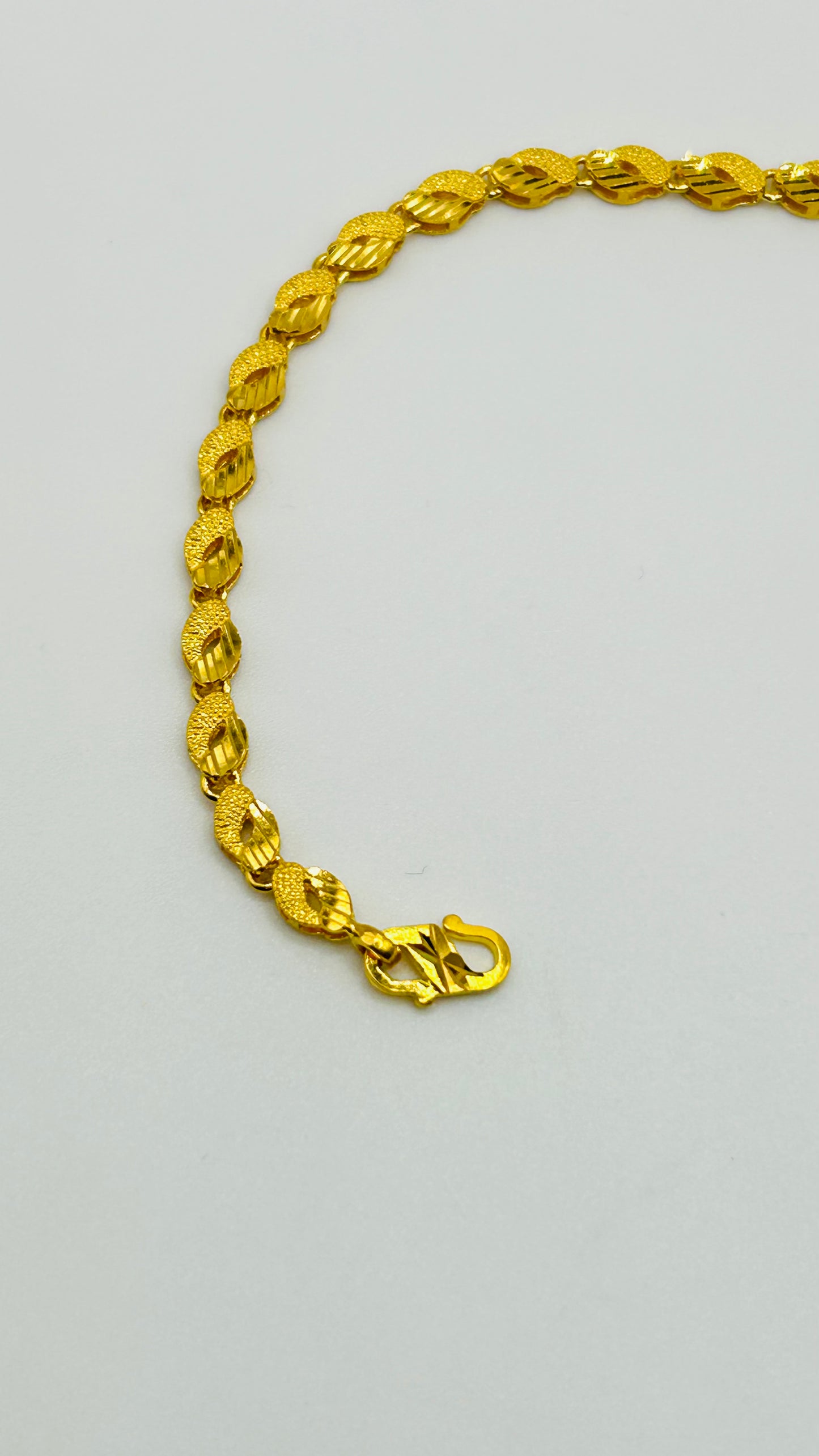 22ct Gold Ladies Bracelet – 8.3g (Hallmarked)