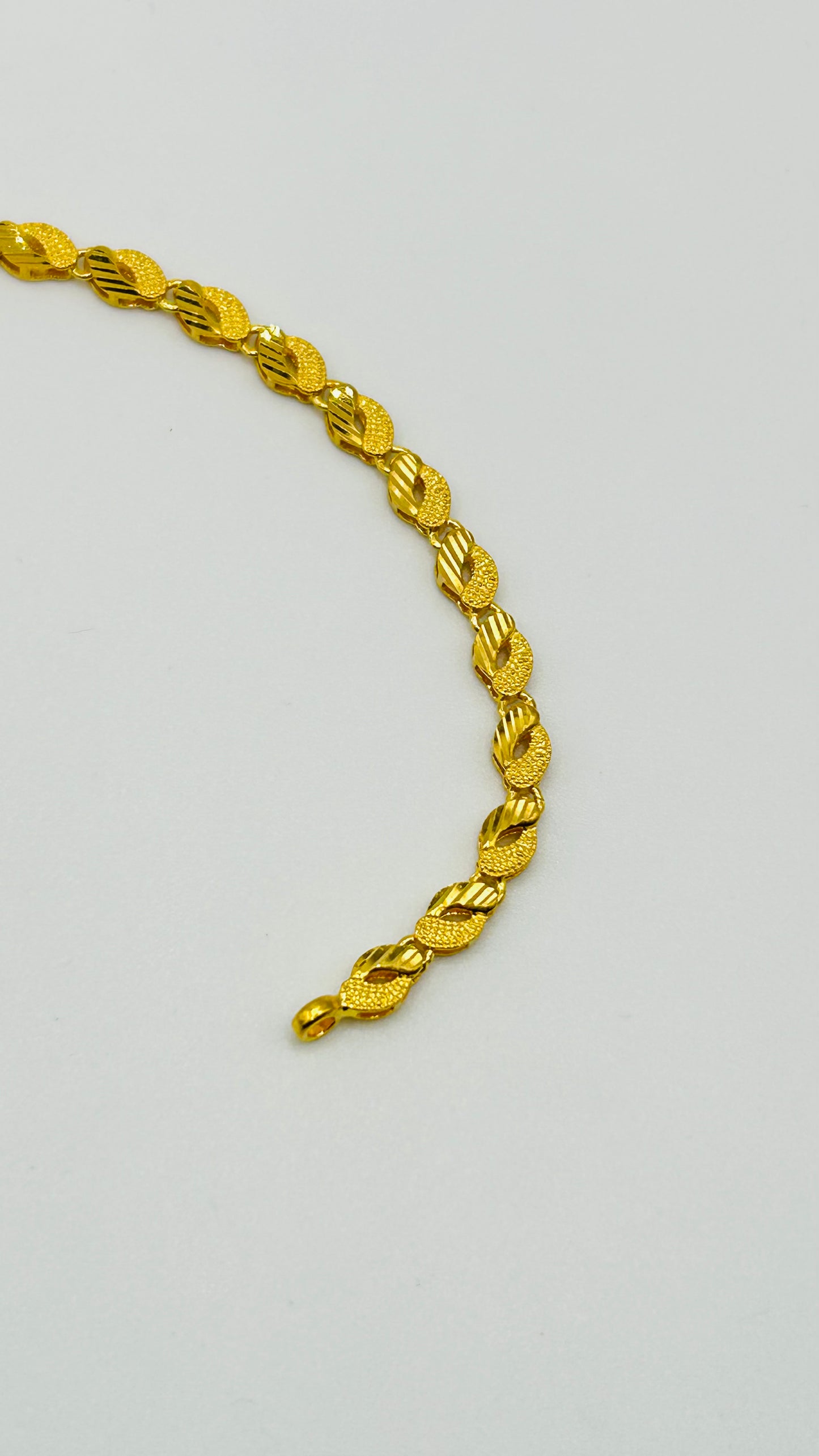 22ct Gold Ladies Bracelet – 8.3g (Hallmarked)