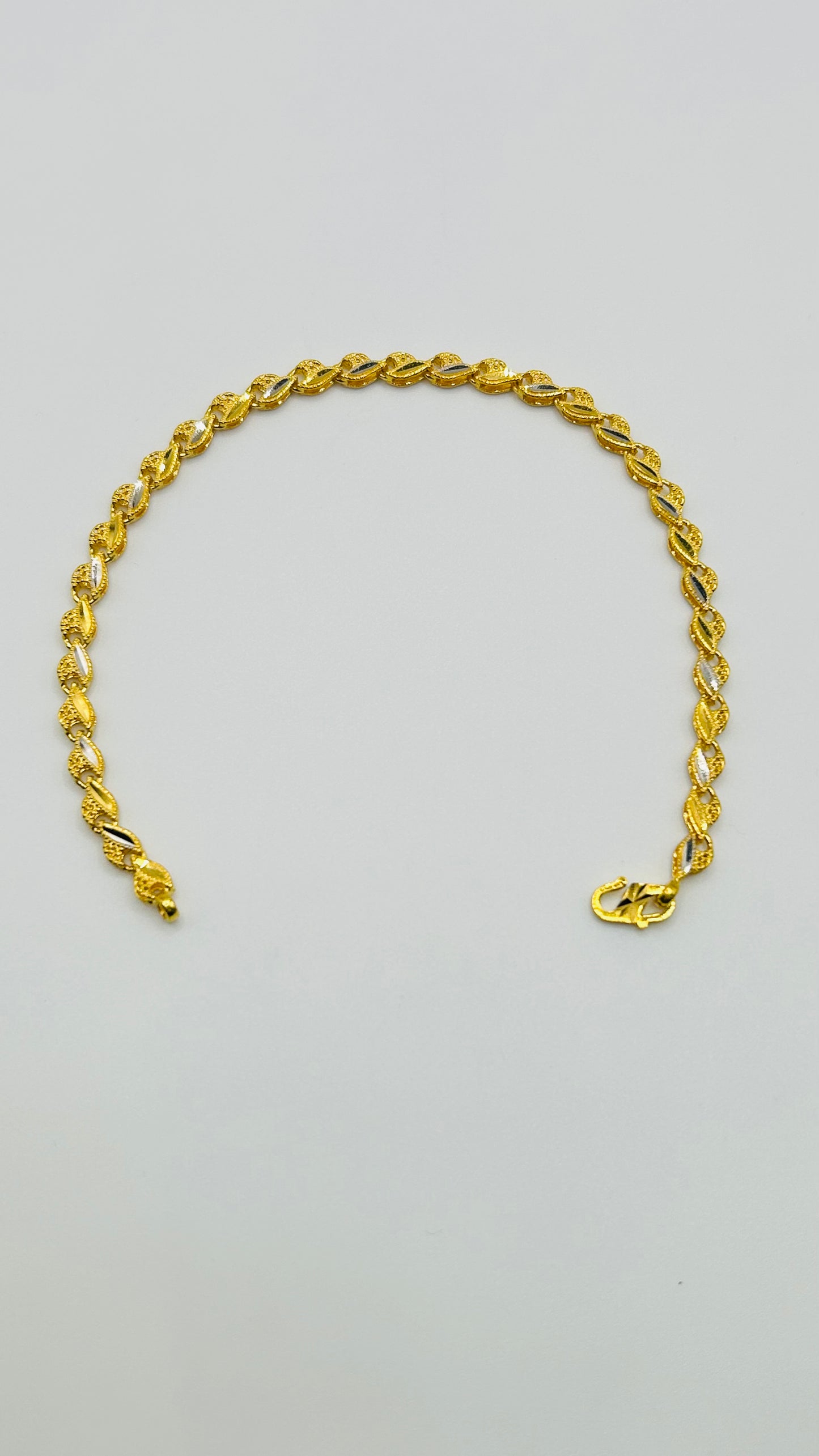 22ct Gold Ladies Bracelet – 7.1g (Hallmarked)