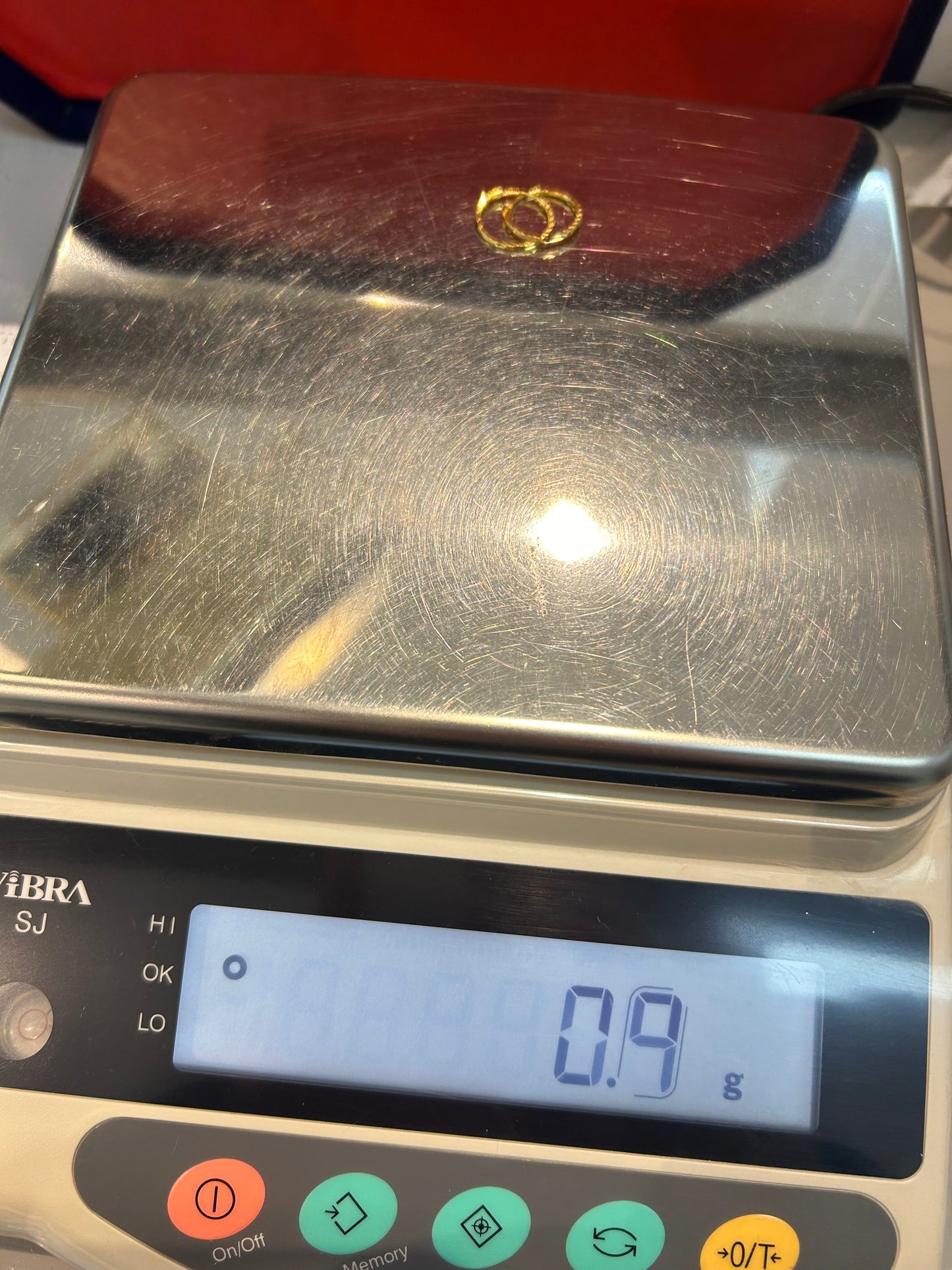 22ct Gold Earrings – 0.9g (Hallmarked)