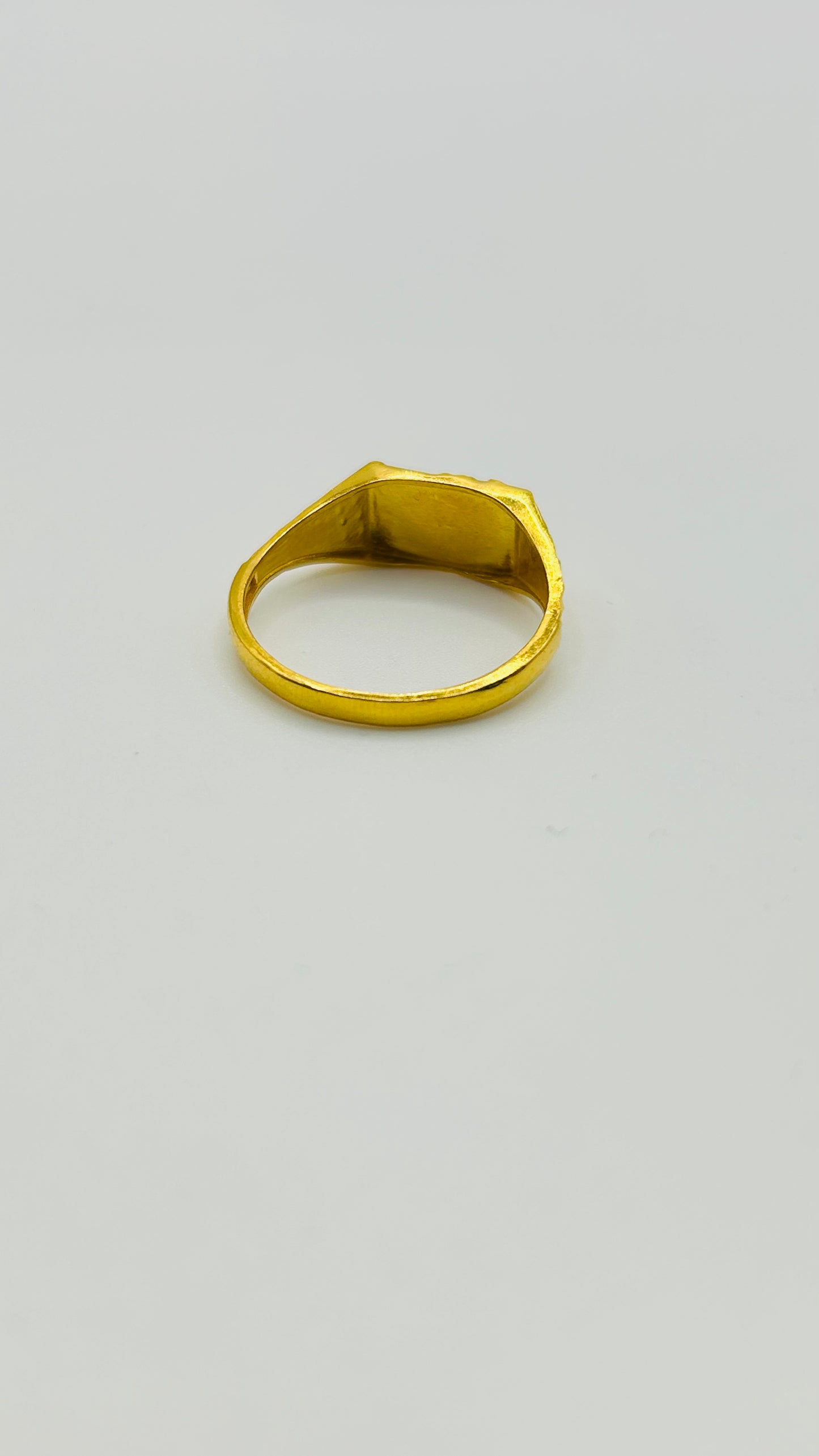22ct Gold Men’s Ring – Size R (3.5g, Hallmarked)