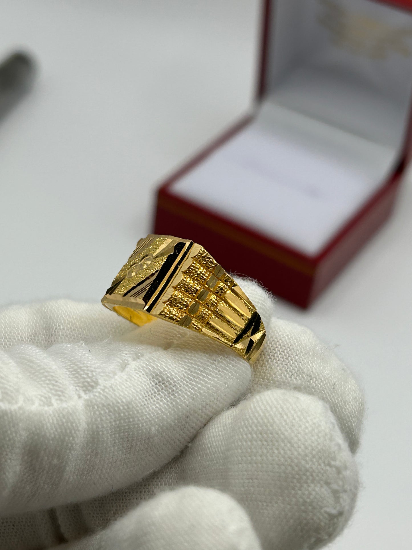 22ct Gold Ring Size U Hallmarked 6.7 grams