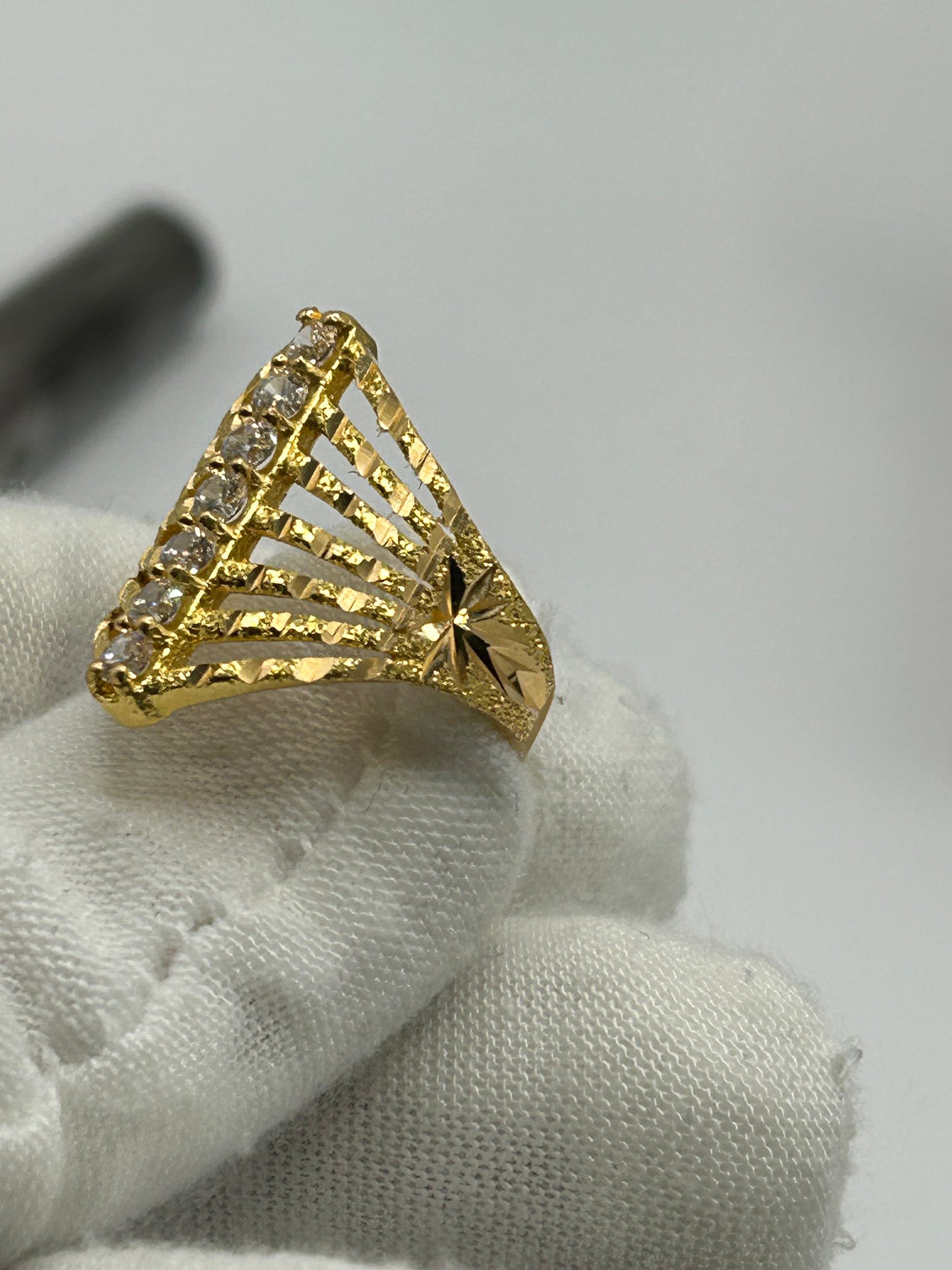 22ct Gold Ring Size O Hallmarked 5.4 grams