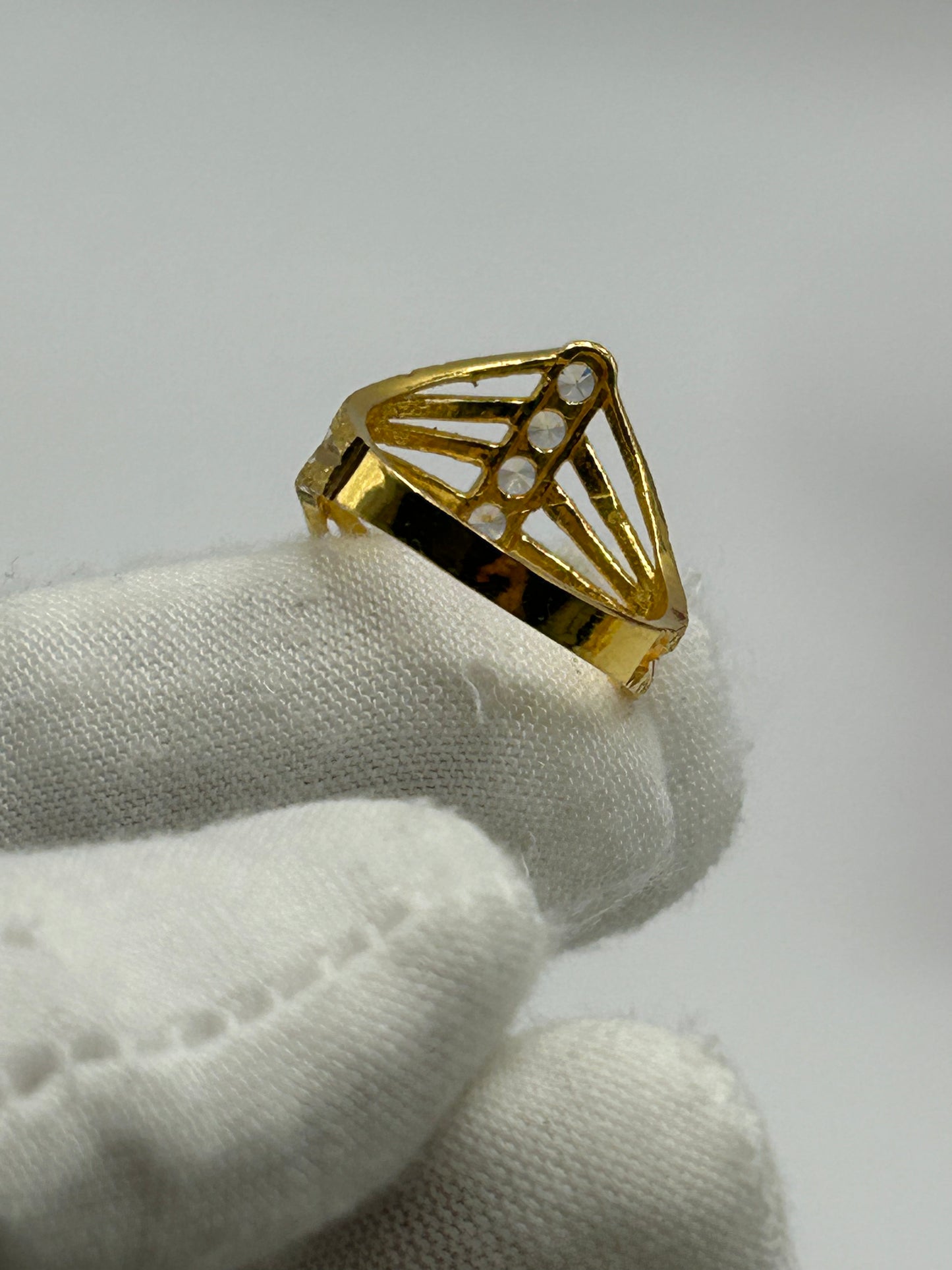 22ct Gold Ring Size O Hallmarked 5.4 grams