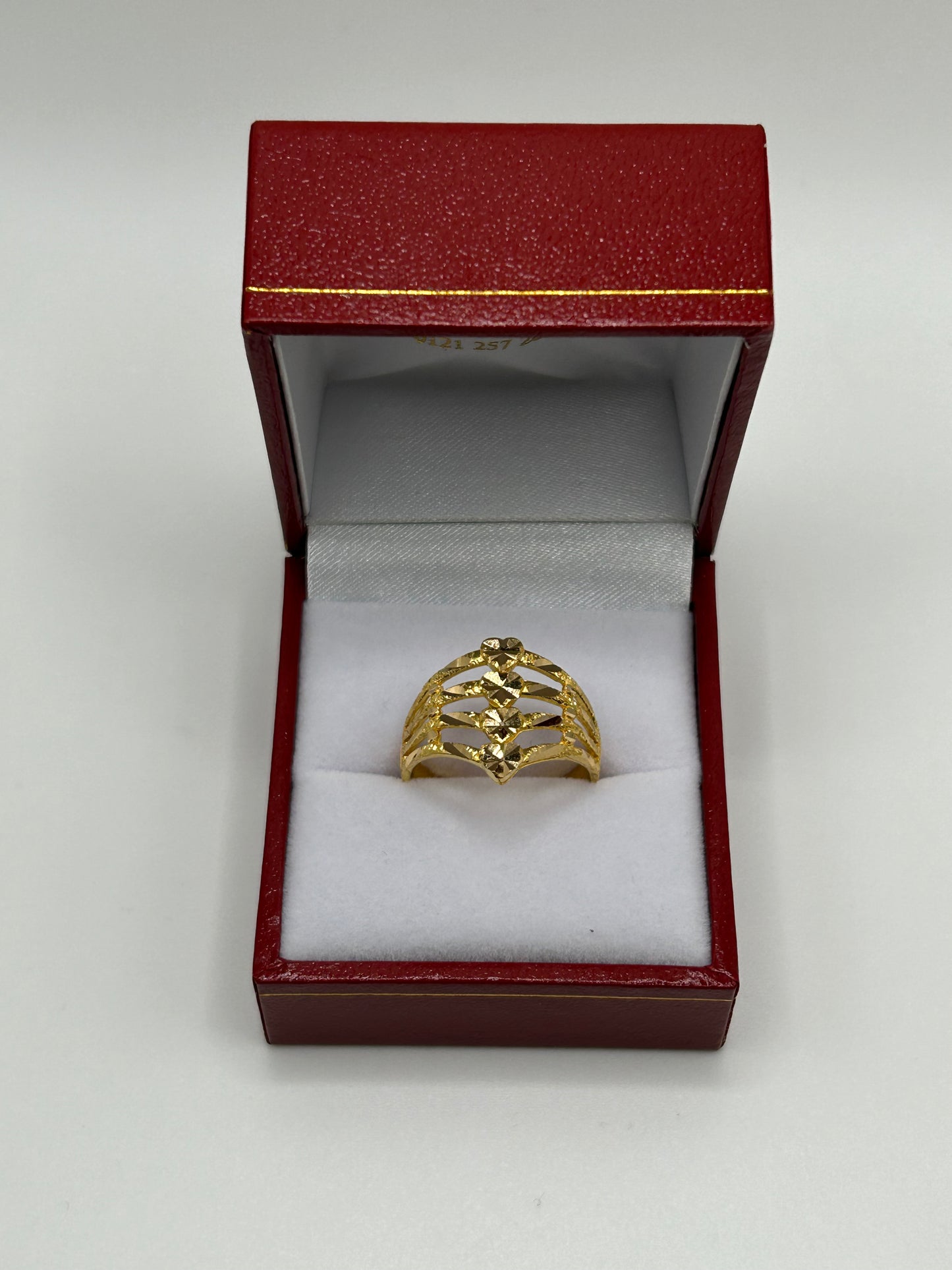 22ct Gold Ring Size Q Ladies Hallmarked 4.8 grams