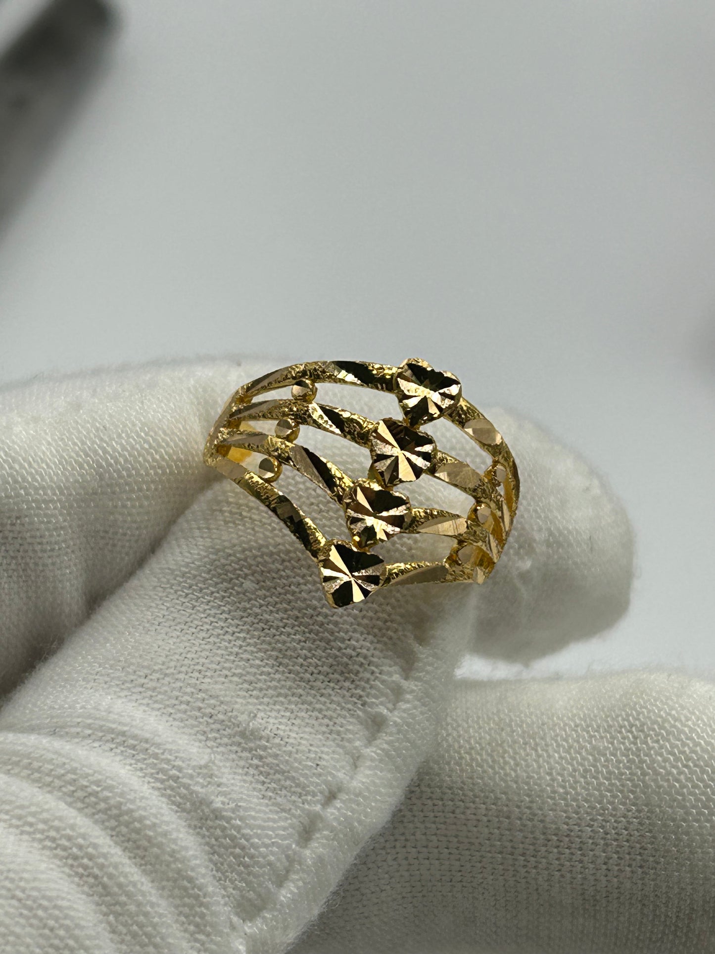 22ct Gold Ring Size Q Ladies Hallmarked 4.8 grams