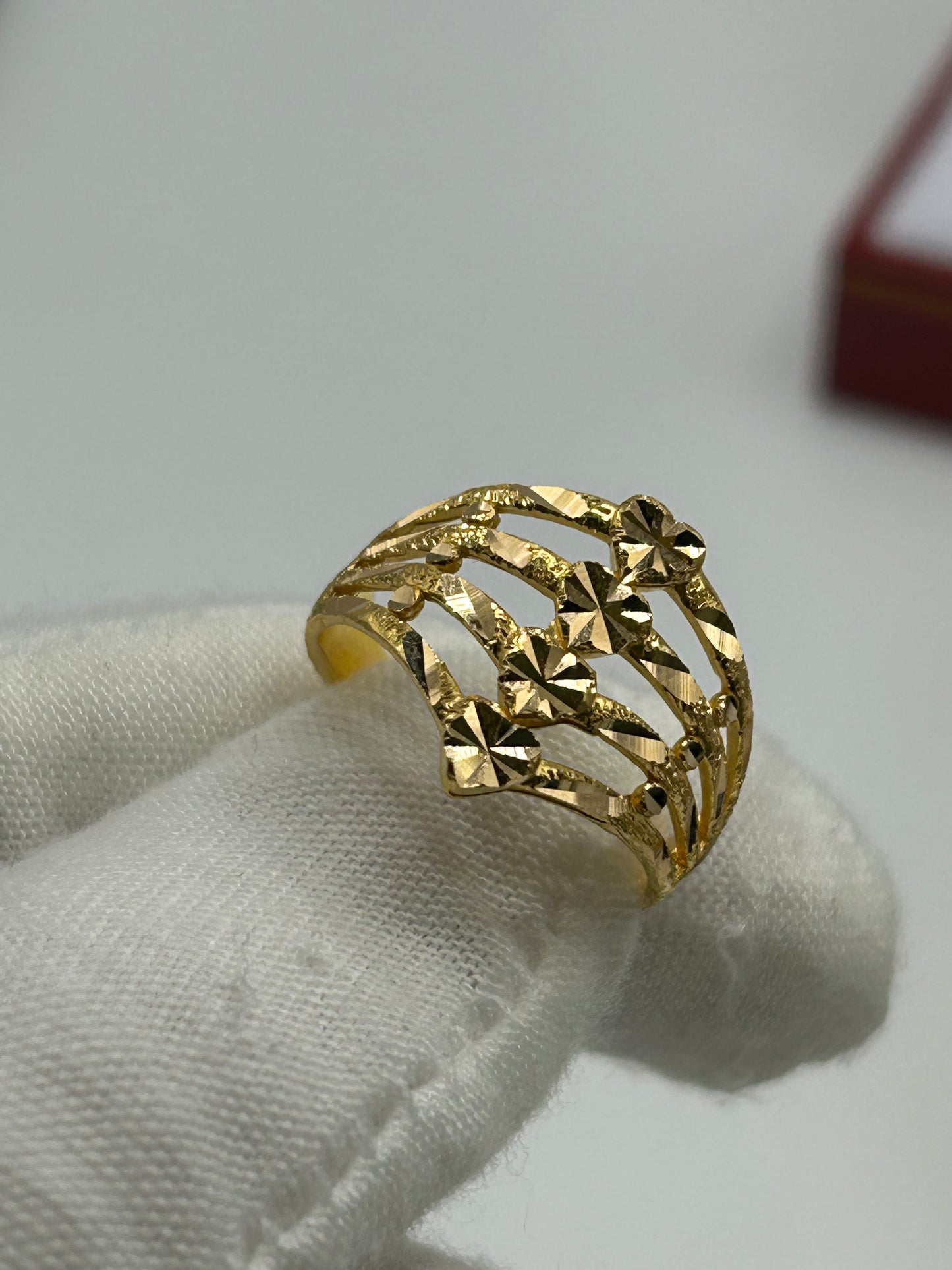 22ct Gold Ring Size Q Ladies Hallmarked 4.8 grams