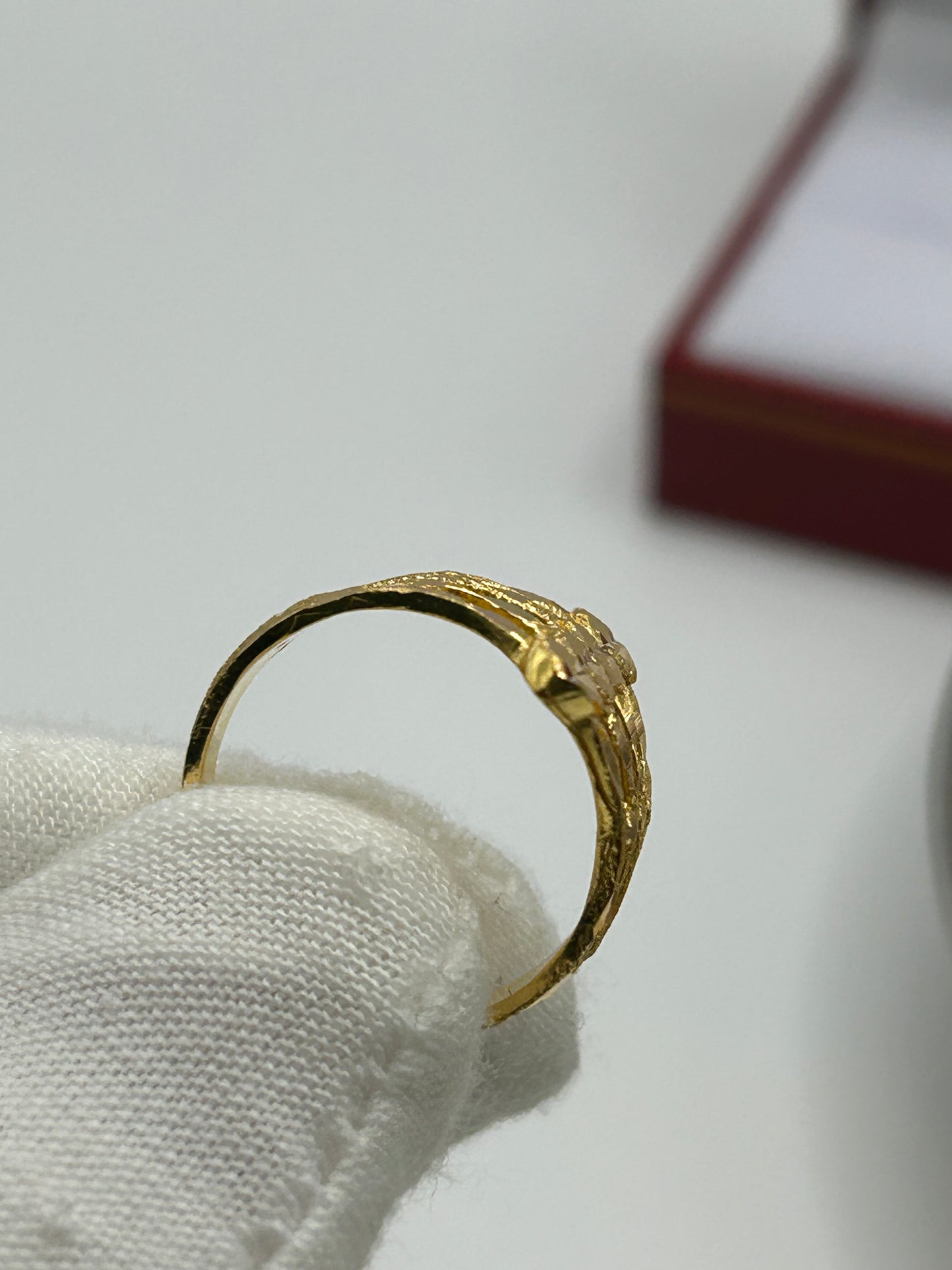 22ct Gold Ring Size Q Ladies Hallmarked 4.8 grams