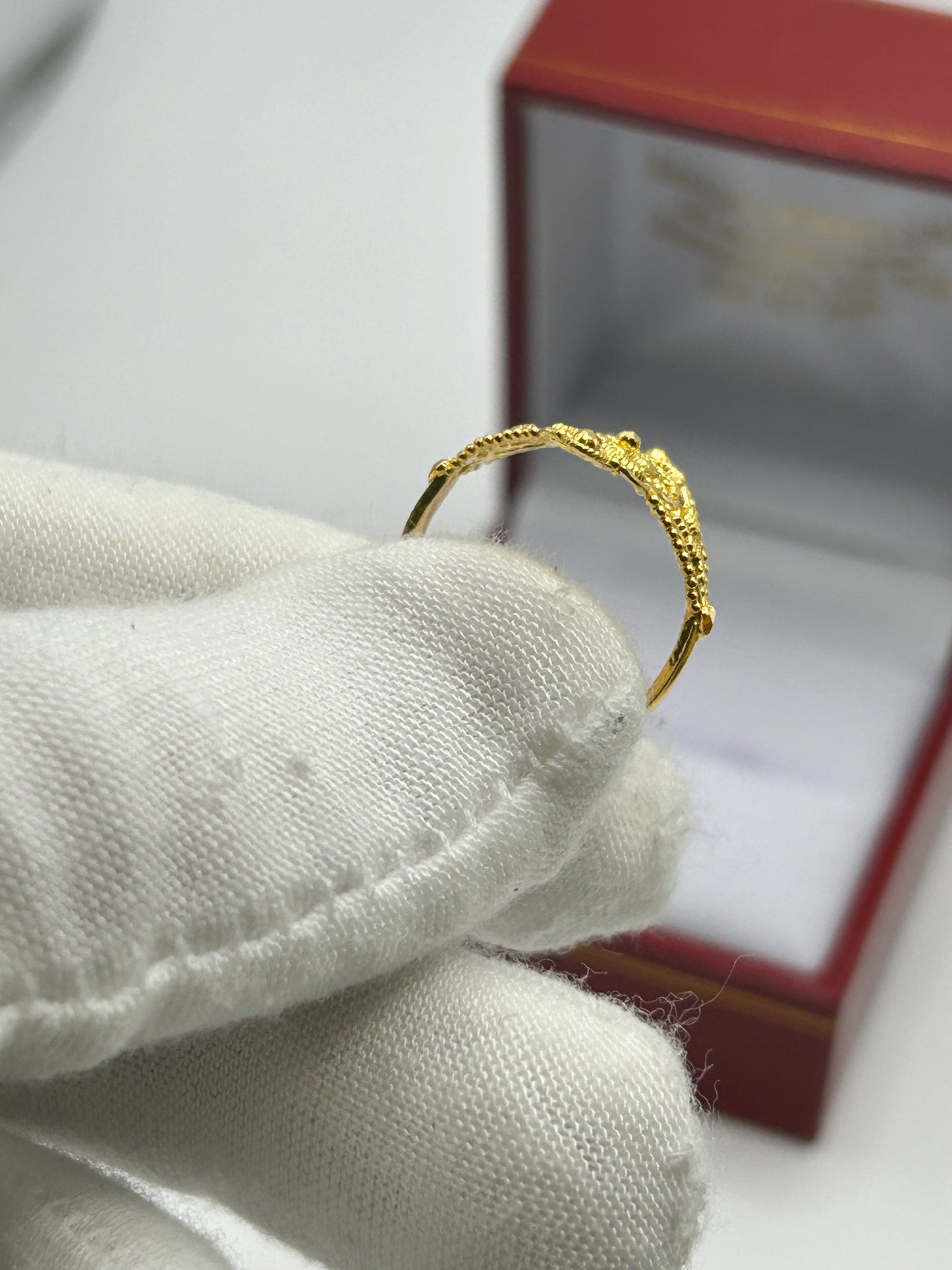 22ct Gold Ring Size L Hallmarked 2.4 grams